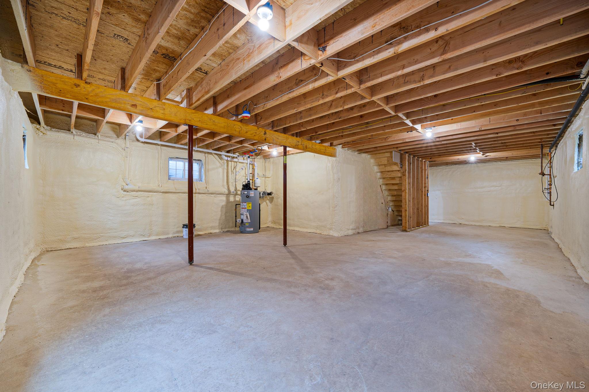 27 Elizabeth Court, Hempstead, NY 11550