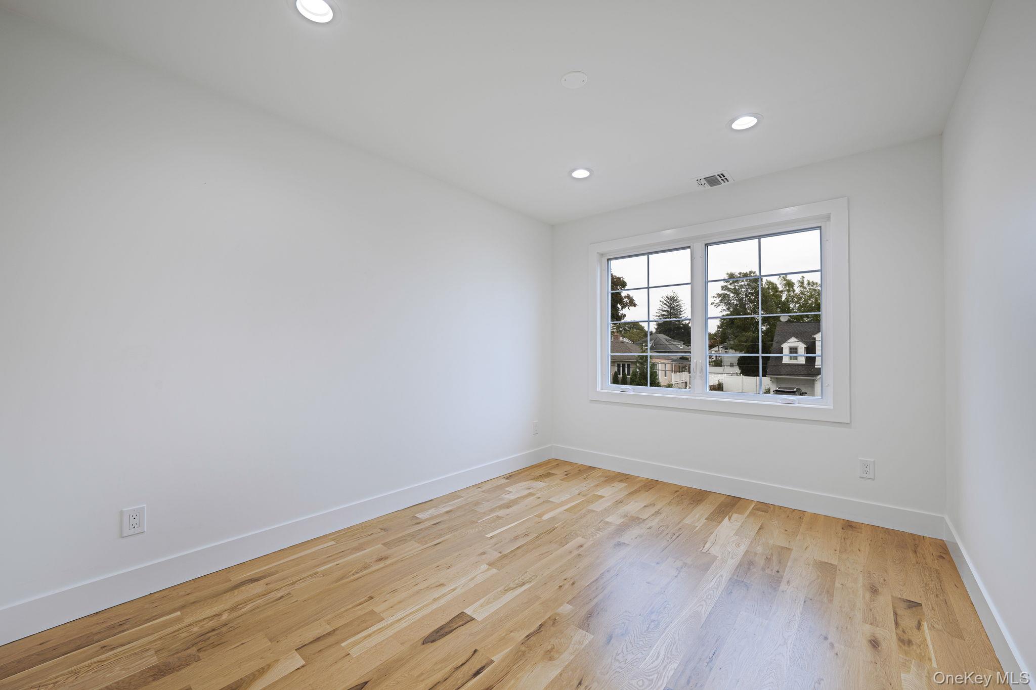 27 Elizabeth Court, Hempstead, NY 11550