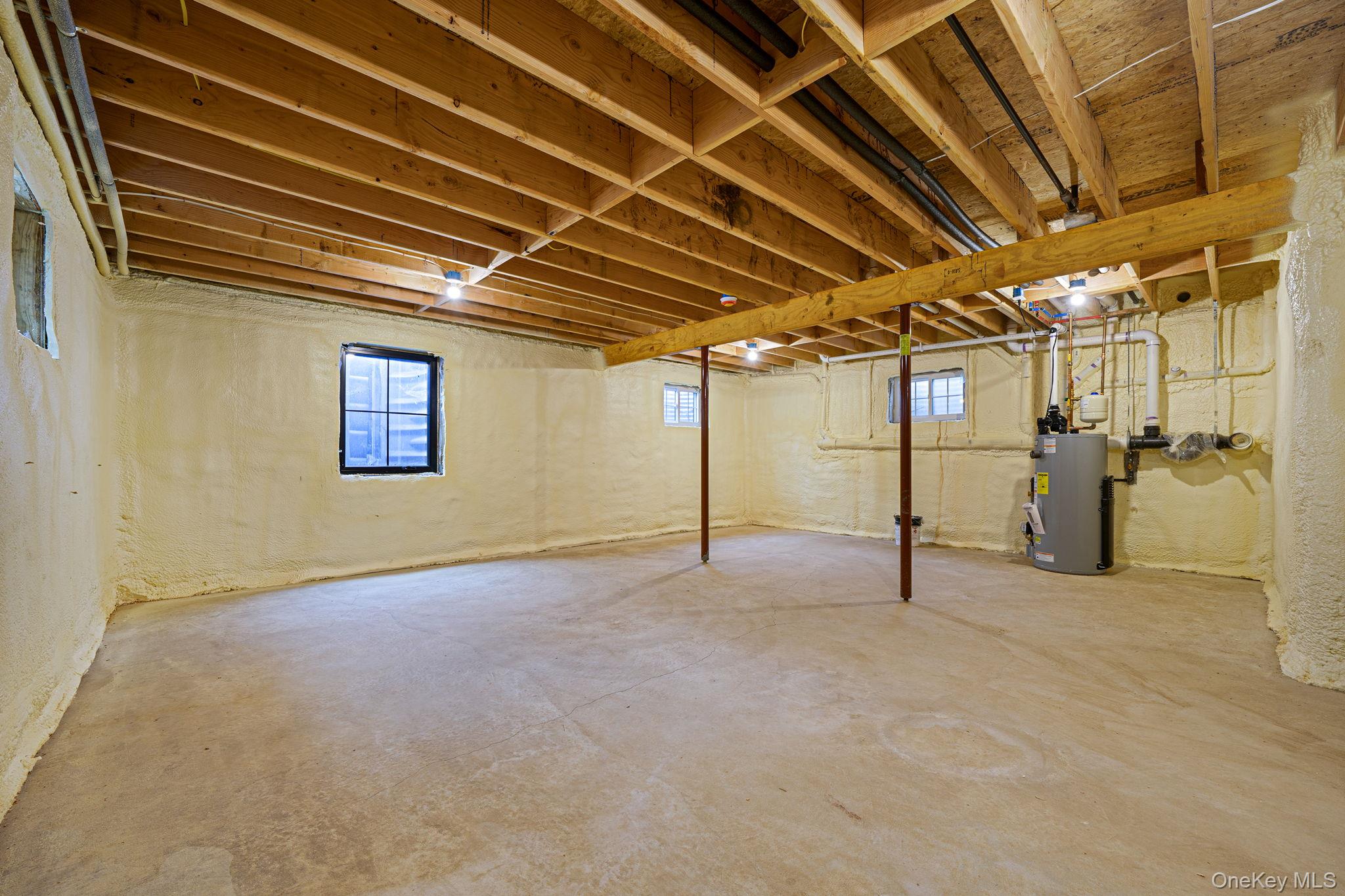 27 Elizabeth Court, Hempstead, NY 11550