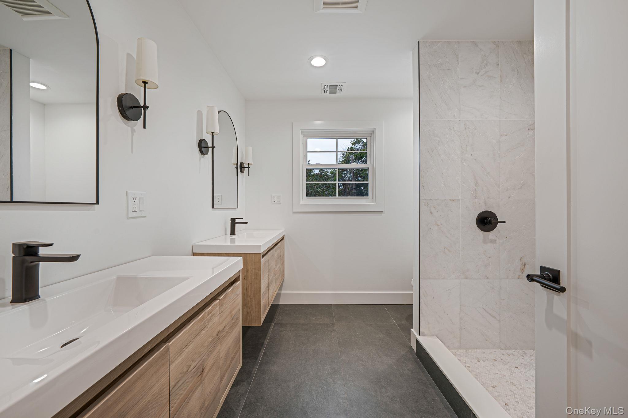 27 Elizabeth Court, Hempstead, NY 11550