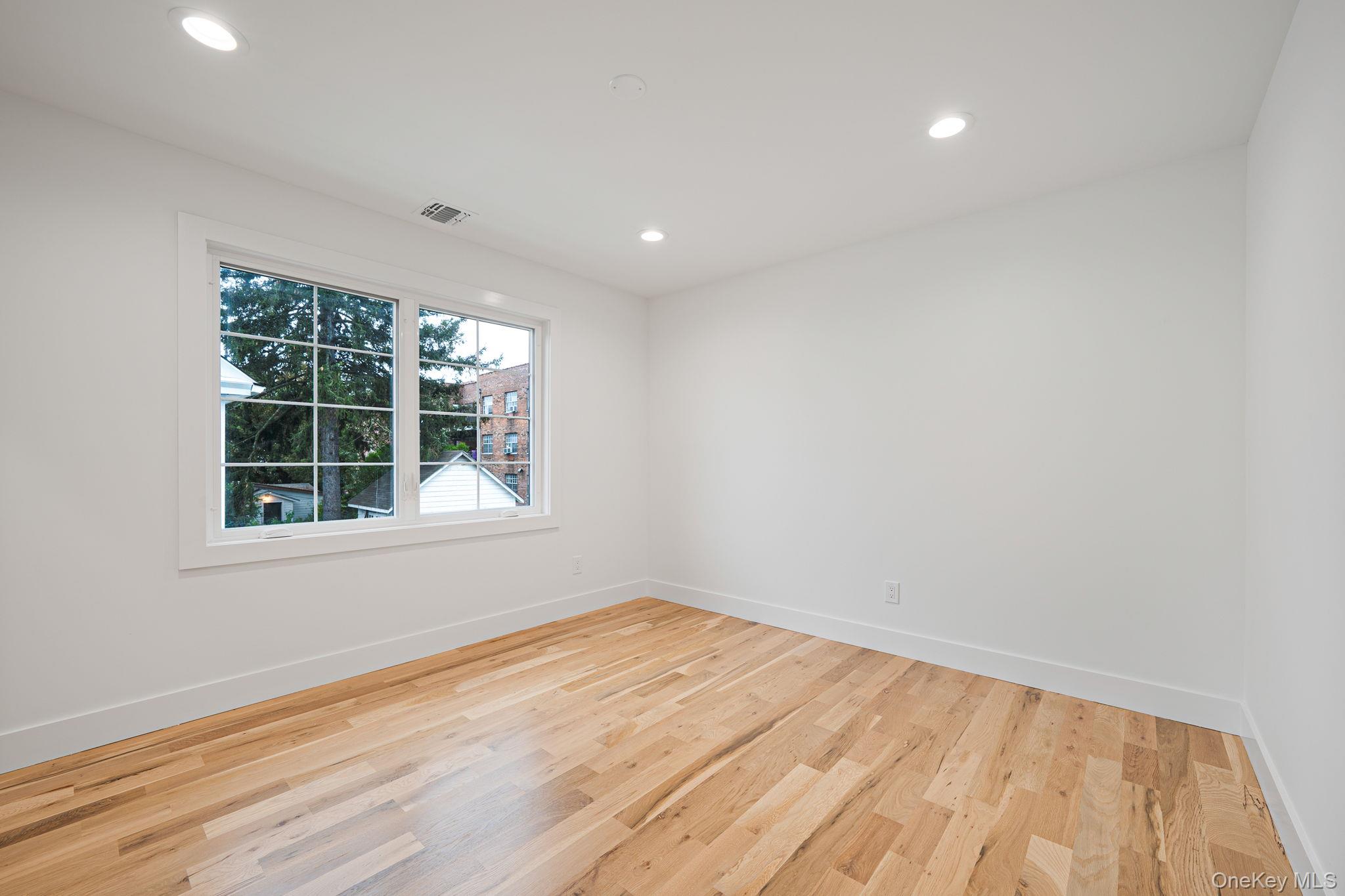 27 Elizabeth Court, Hempstead, NY 11550