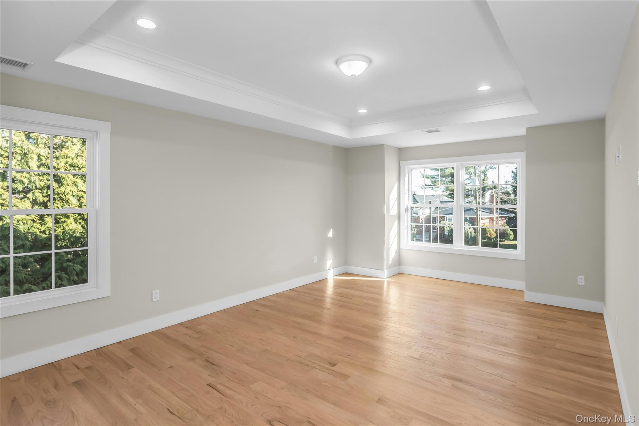 47 Shelter Hill Road, Plainview, NY 11803