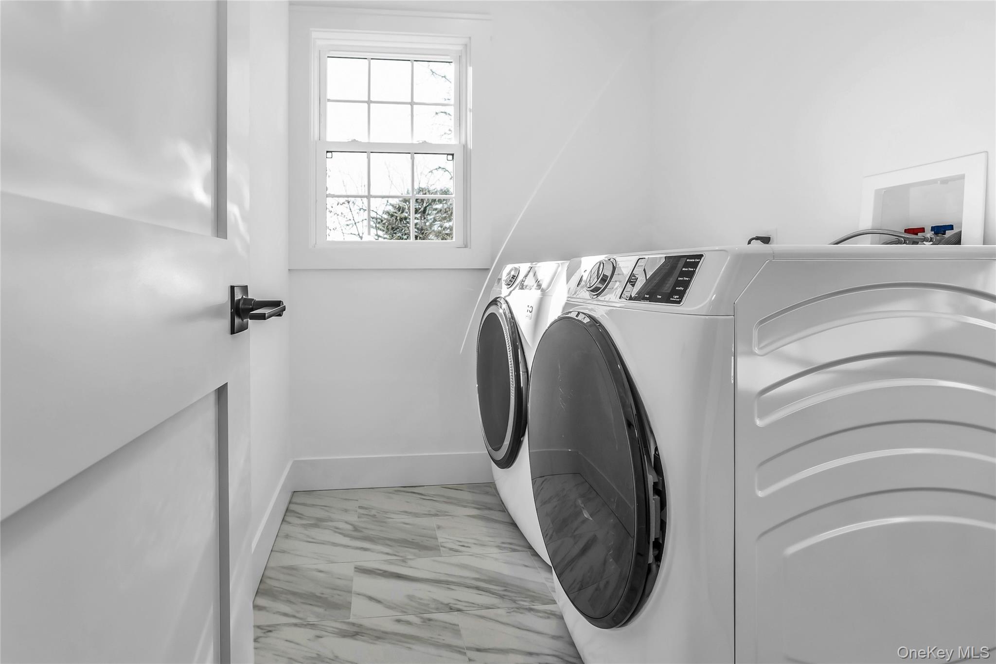 47 Shelter Hill Road, Plainview, NY 11803