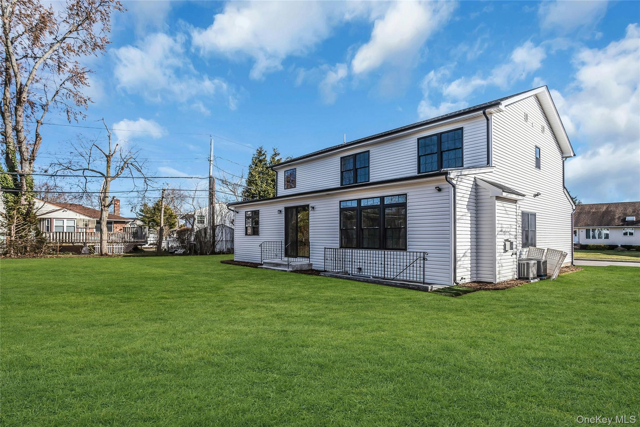 47 Shelter Hill Road, Plainview, NY 11803