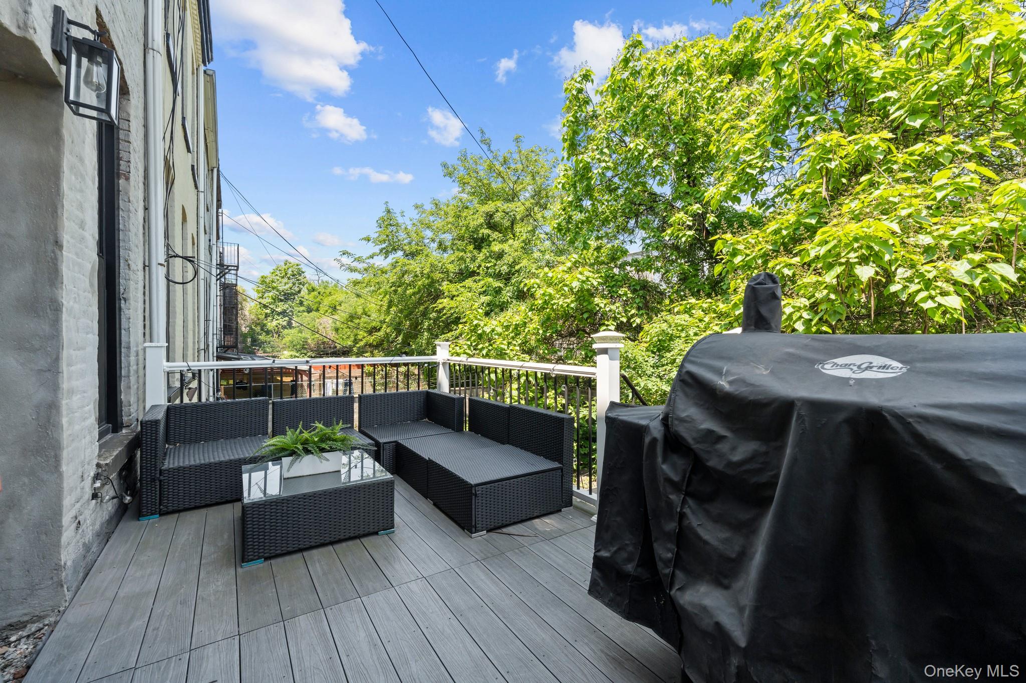 609 Lexington Avenue, Brooklyn, NY 11221