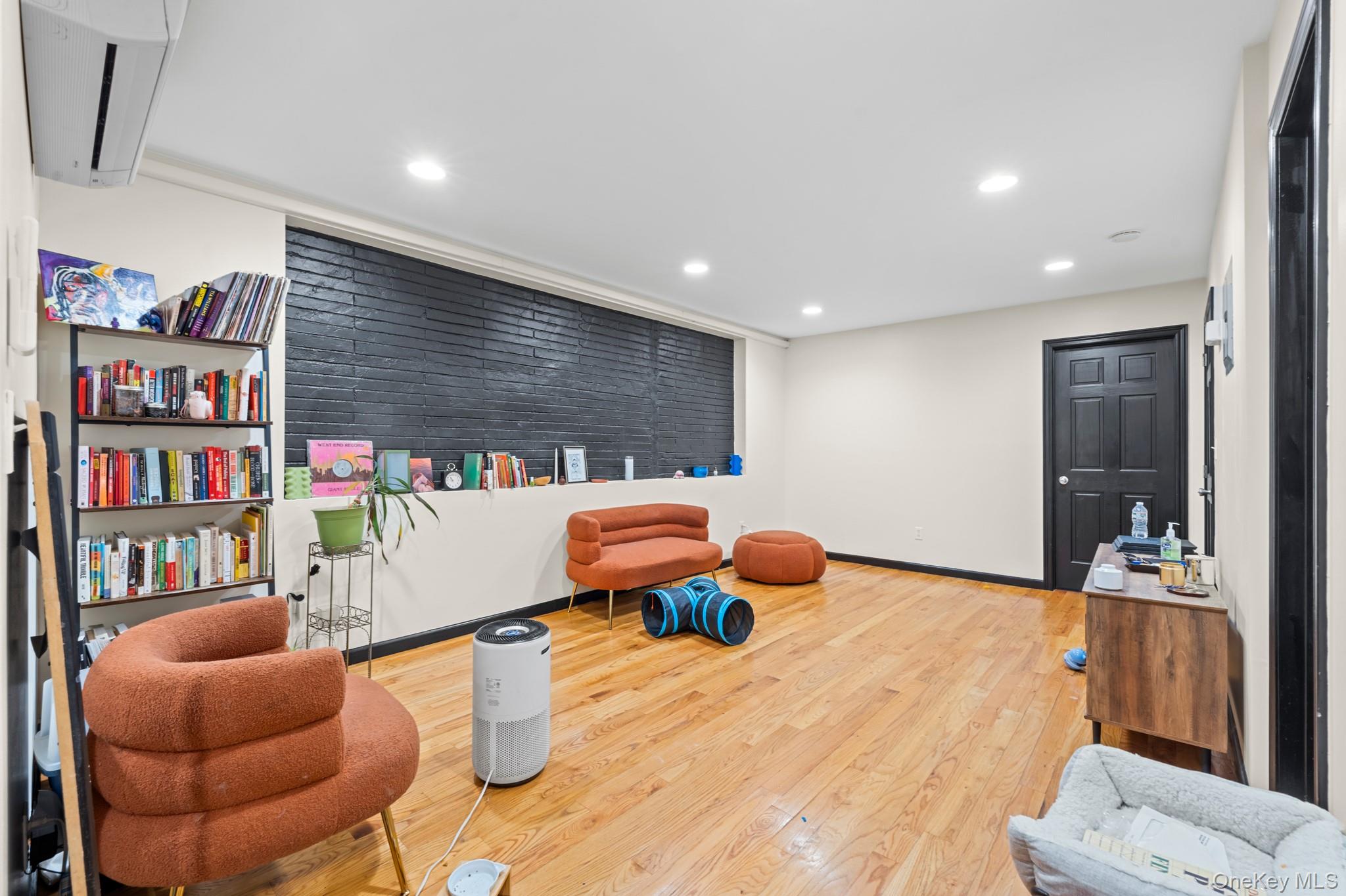 609 Lexington Avenue, Brooklyn, NY 11221