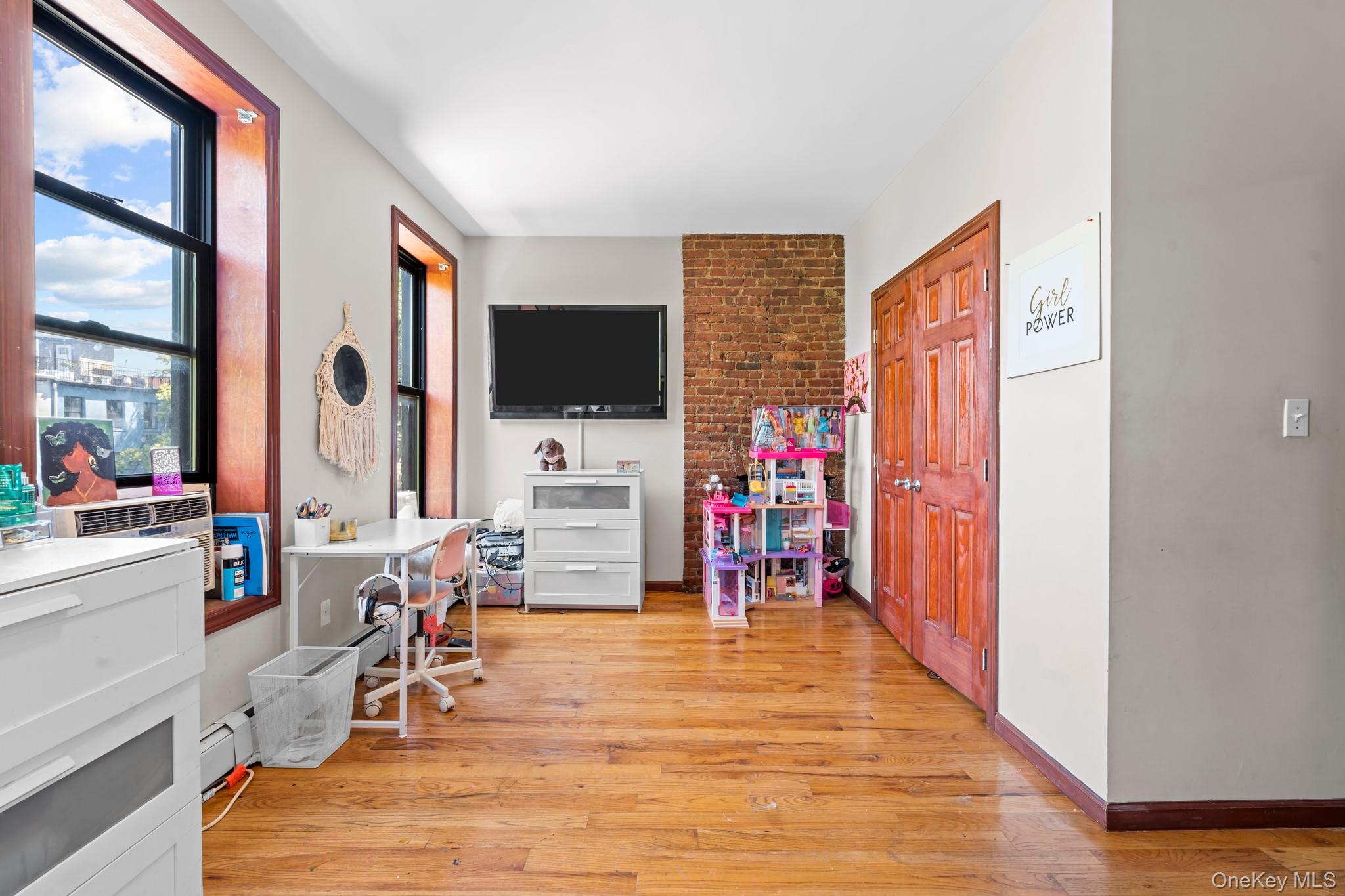 609 Lexington Avenue, Brooklyn, NY 11221
