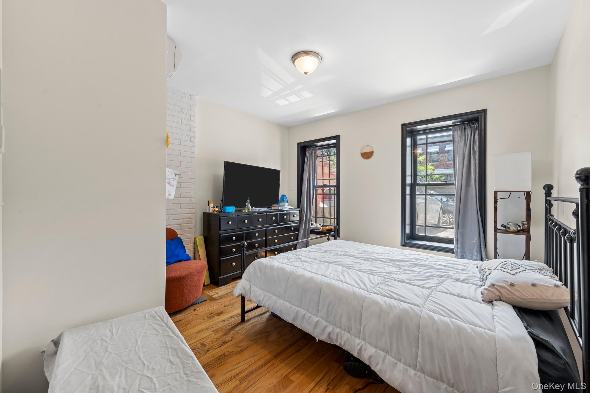 609 Lexington Avenue, Brooklyn, NY 11221