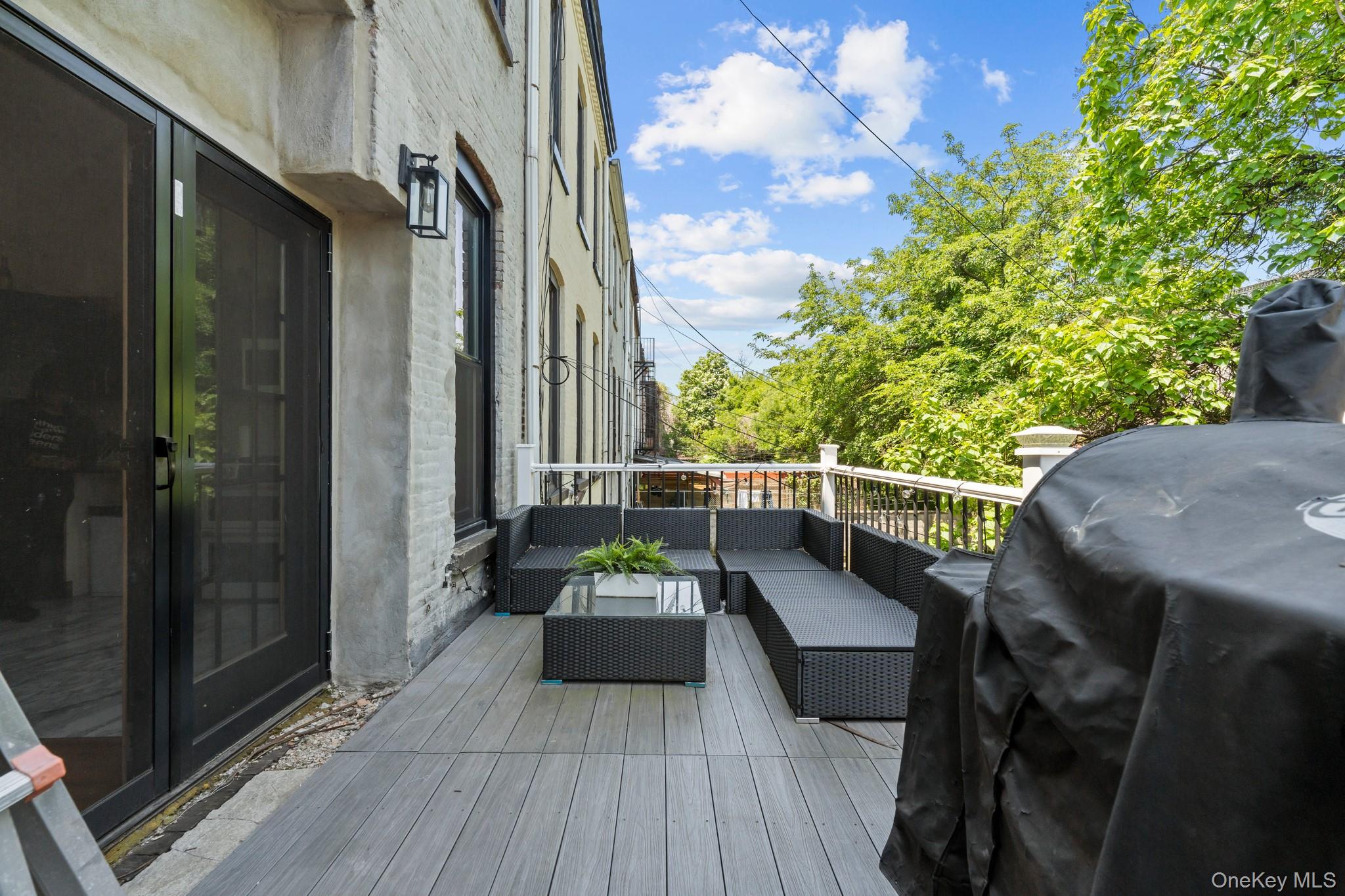 609 Lexington Avenue, Brooklyn, NY 11221