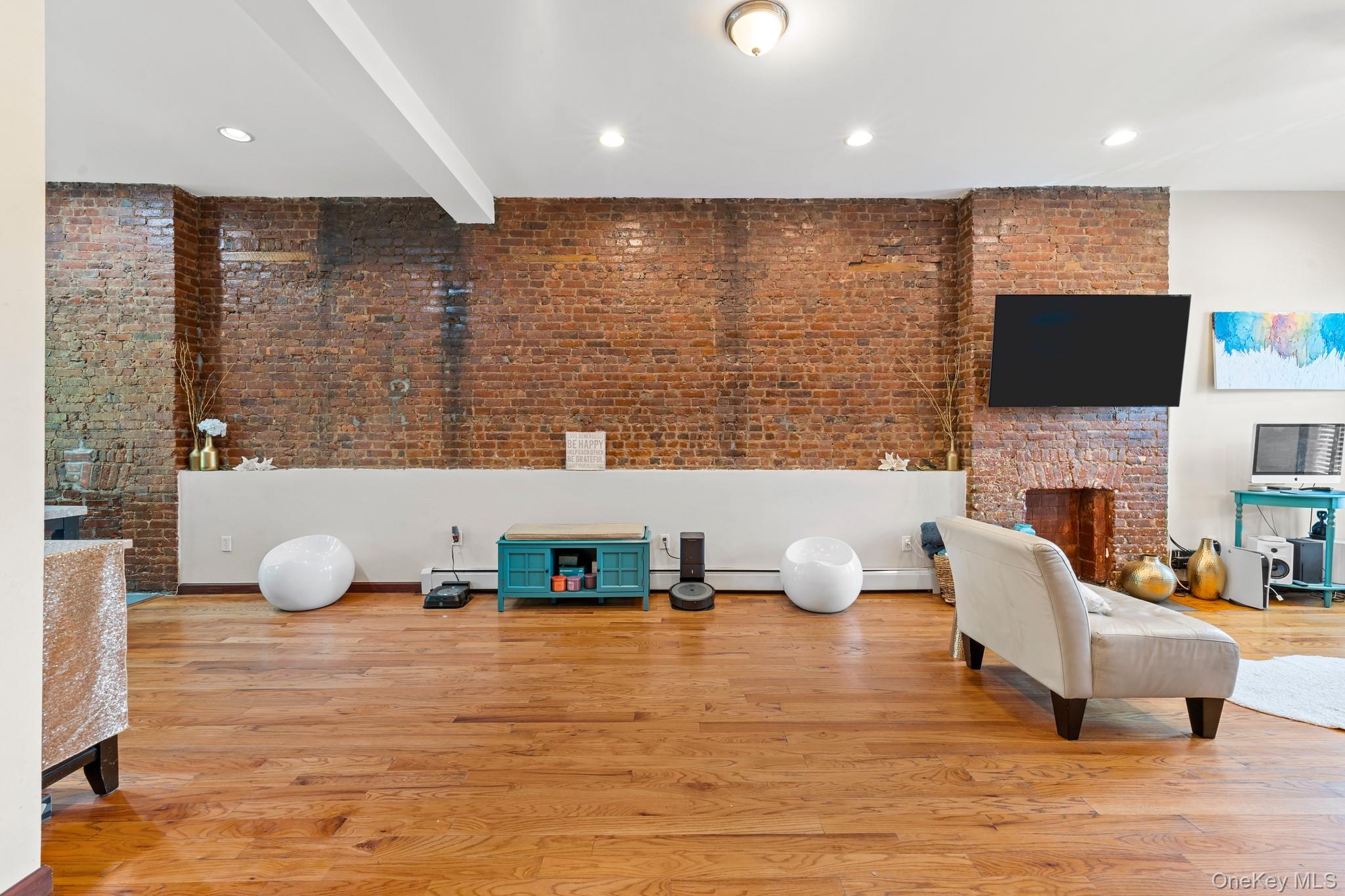 609 Lexington Avenue, Brooklyn, NY 11221