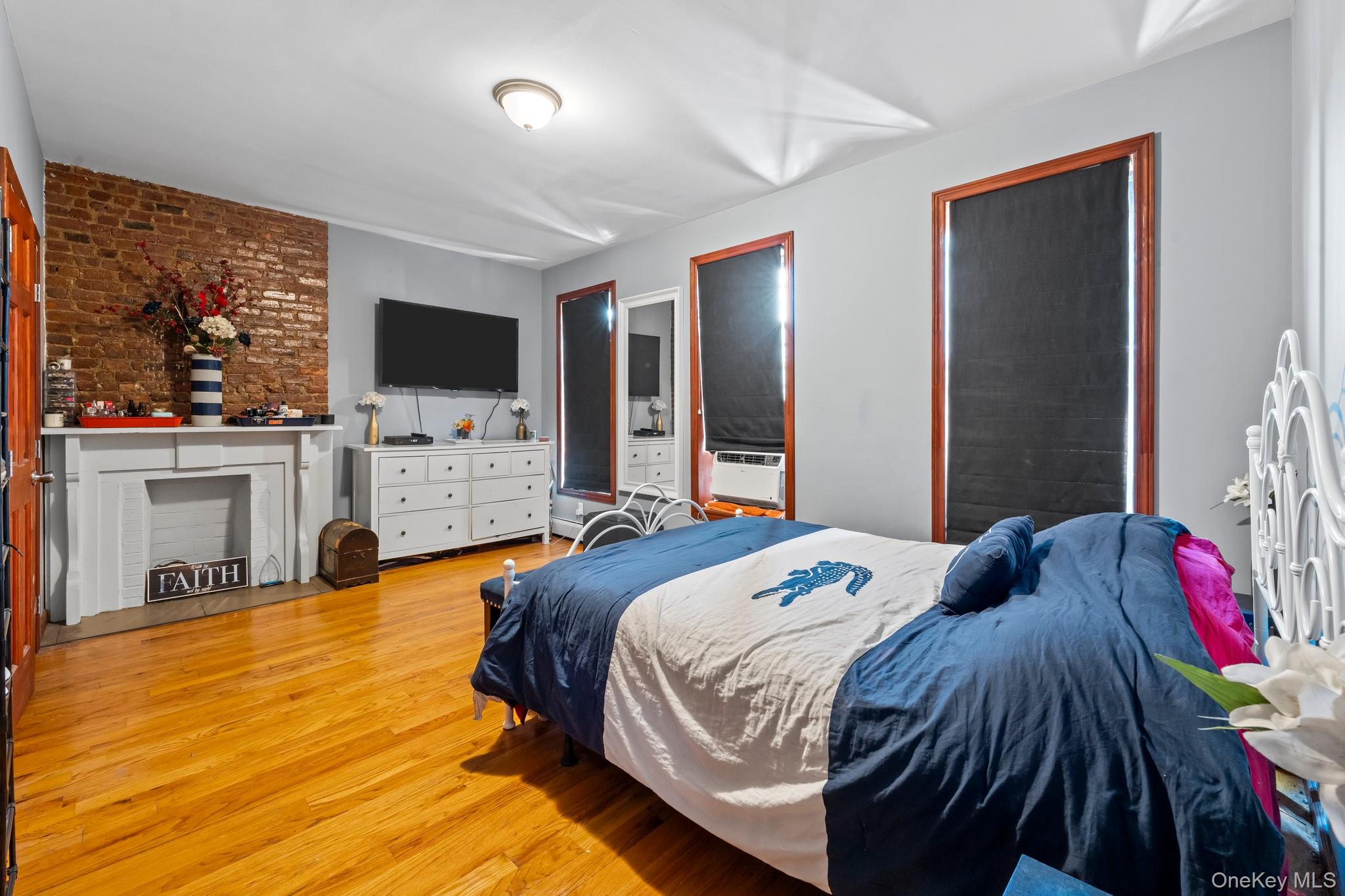 609 Lexington Avenue, Brooklyn, NY 11221