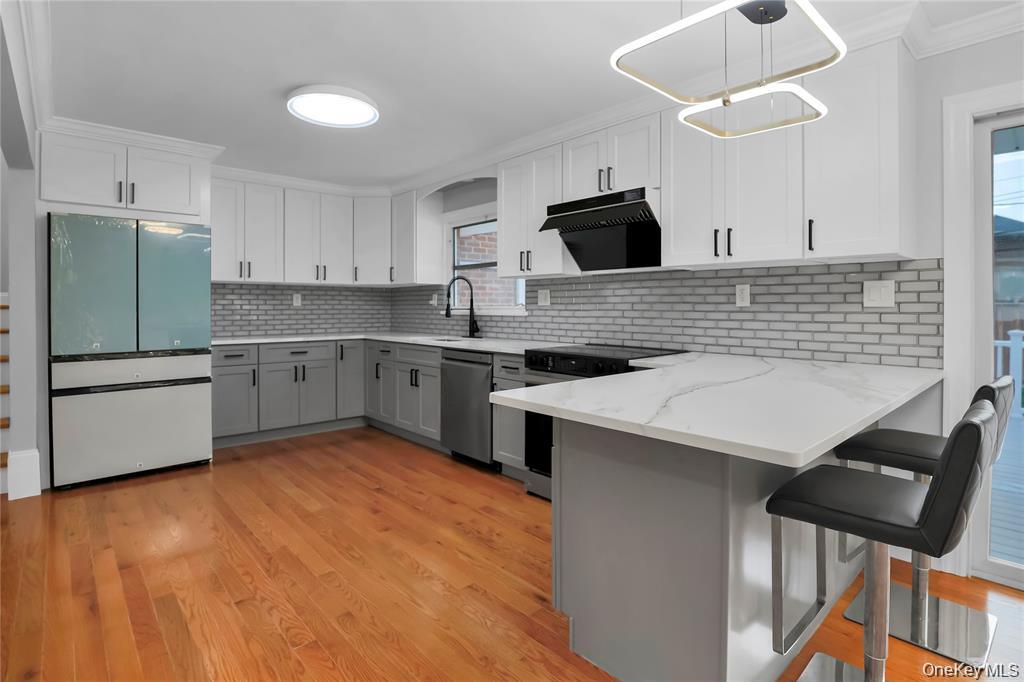 14 Westminster Road, Syosset, NY 11791