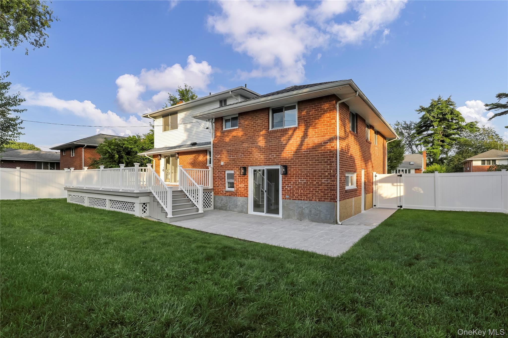 14 Westminster Road, Syosset, NY 11791