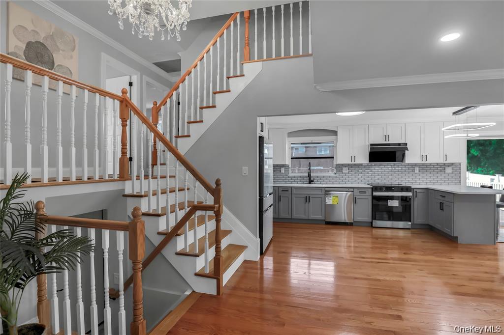 14 Westminster Road, Syosset, NY 11791