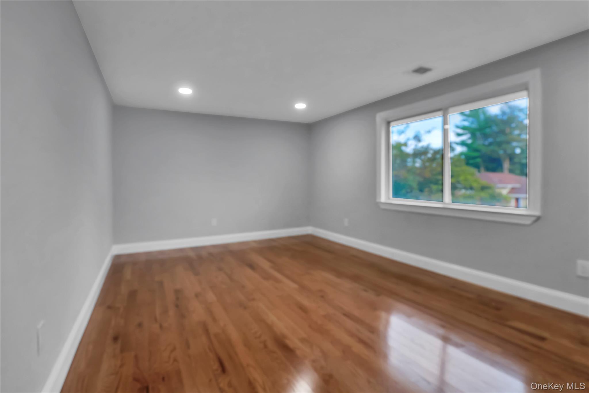 14 Westminster Road, Syosset, NY 11791