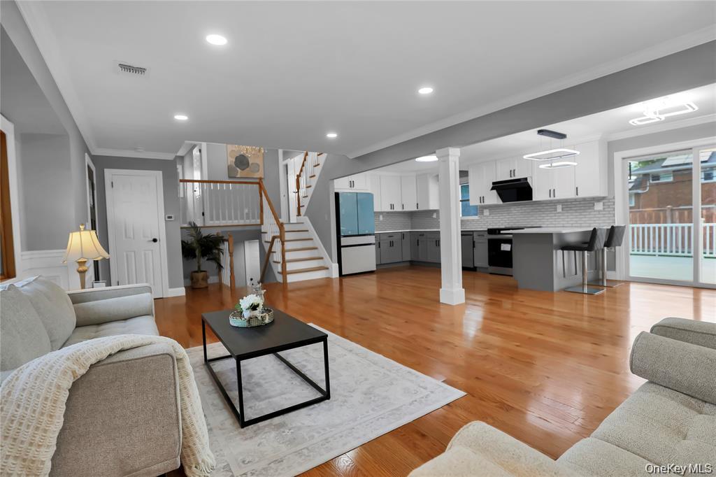 14 Westminster Road, Syosset, NY 11791