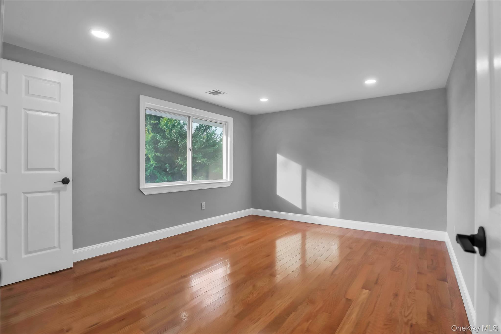 14 Westminster Road, Syosset, NY 11791