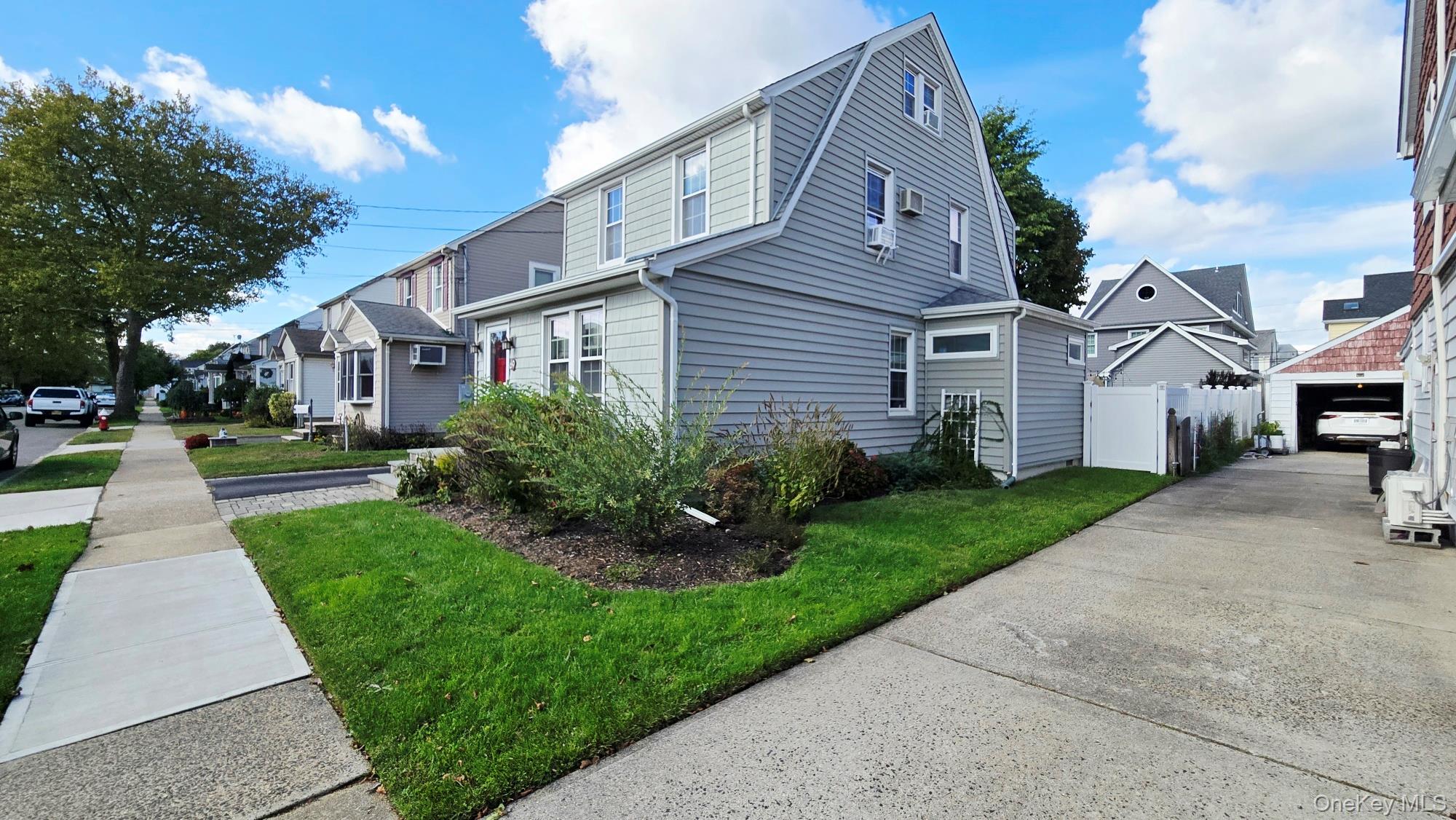 69 Harvard Street, Williston Park, NY 11596