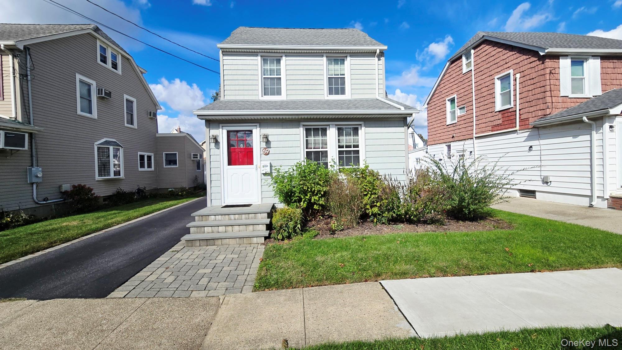 69 Harvard Street, Williston Park, NY 11596