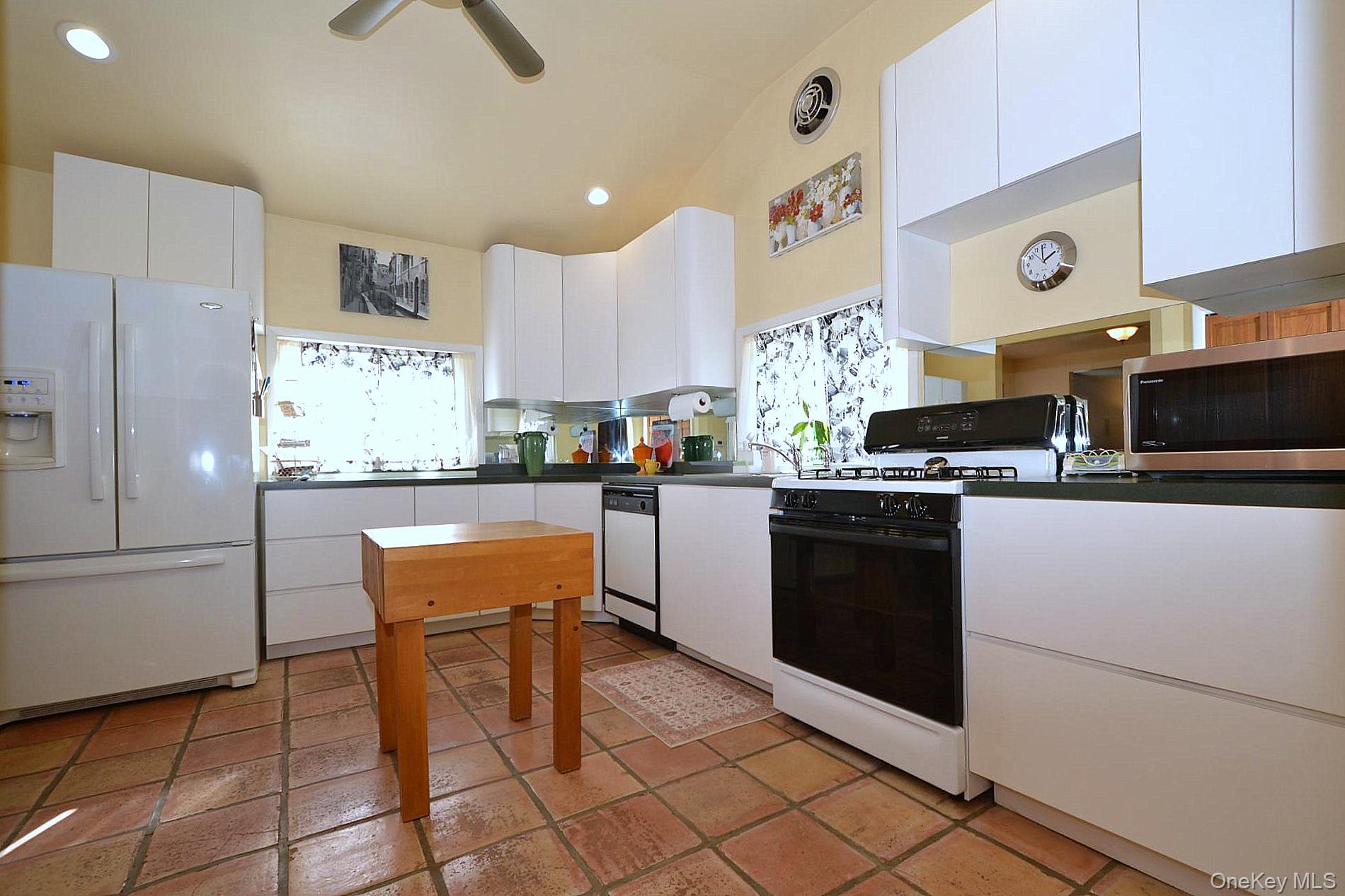 386 Grove Avenue, Patchogue, NY 11772