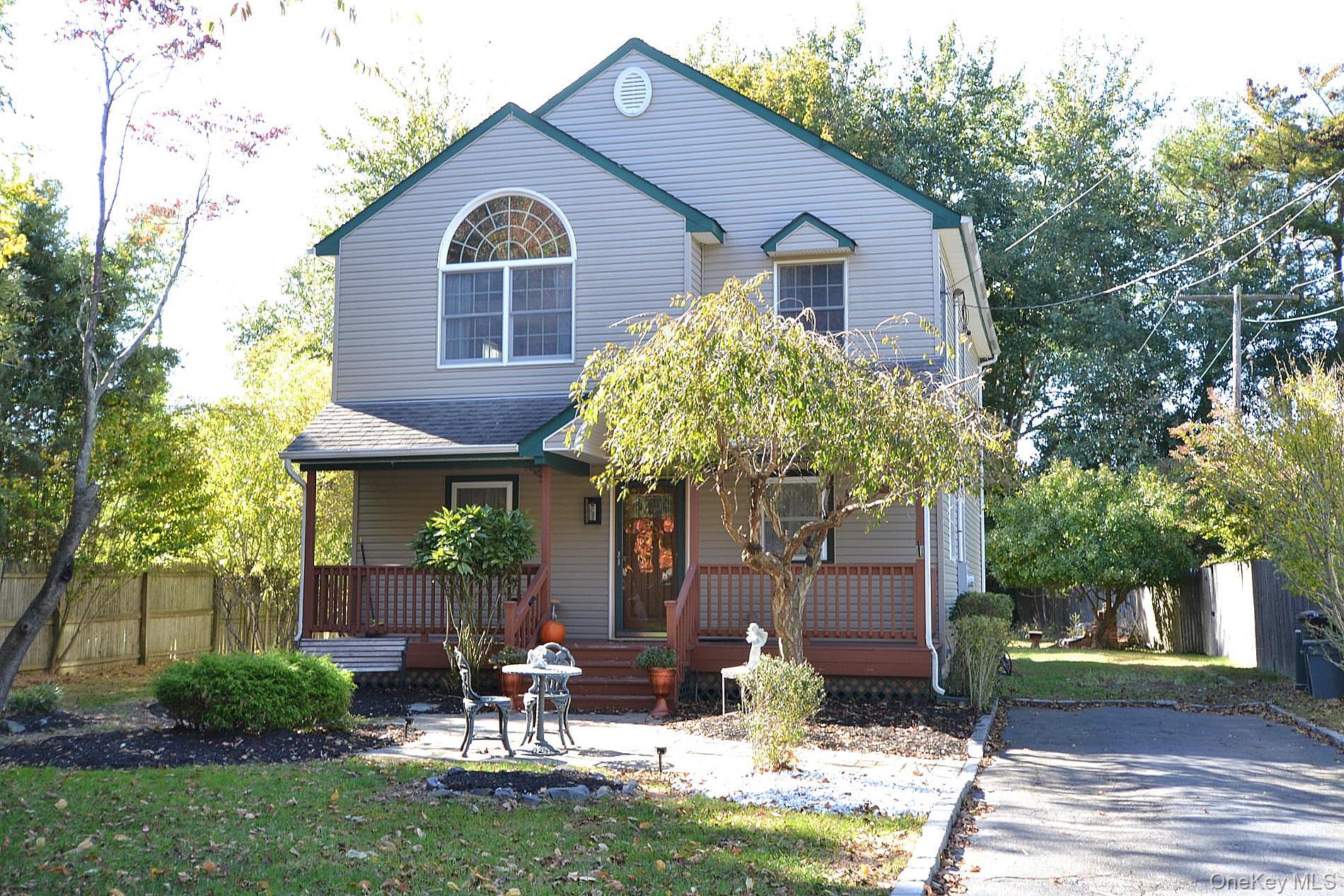 386 Grove Avenue, Patchogue, NY 11772