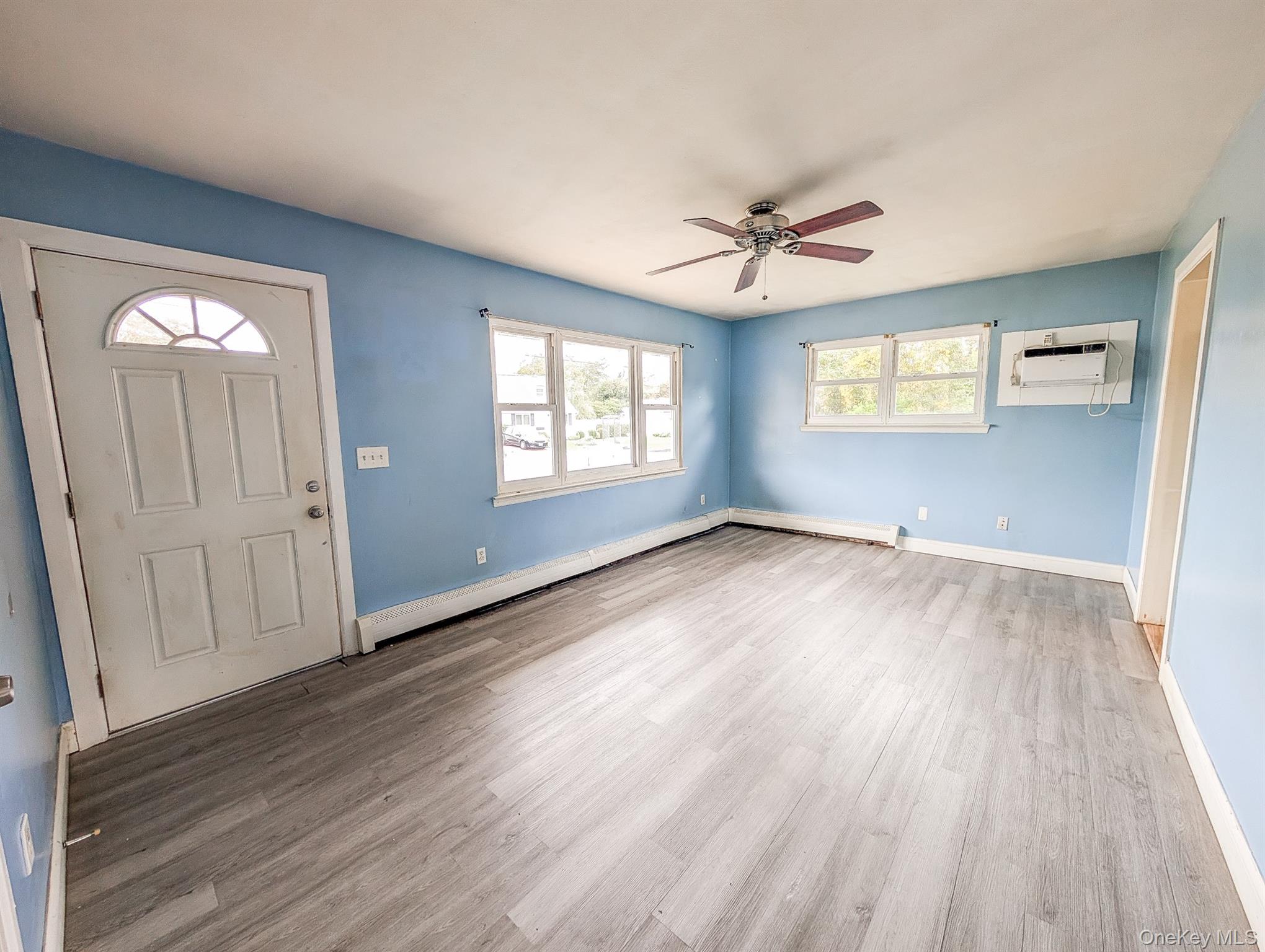 16 Elm Road E, Mastic Beach, NY 11951