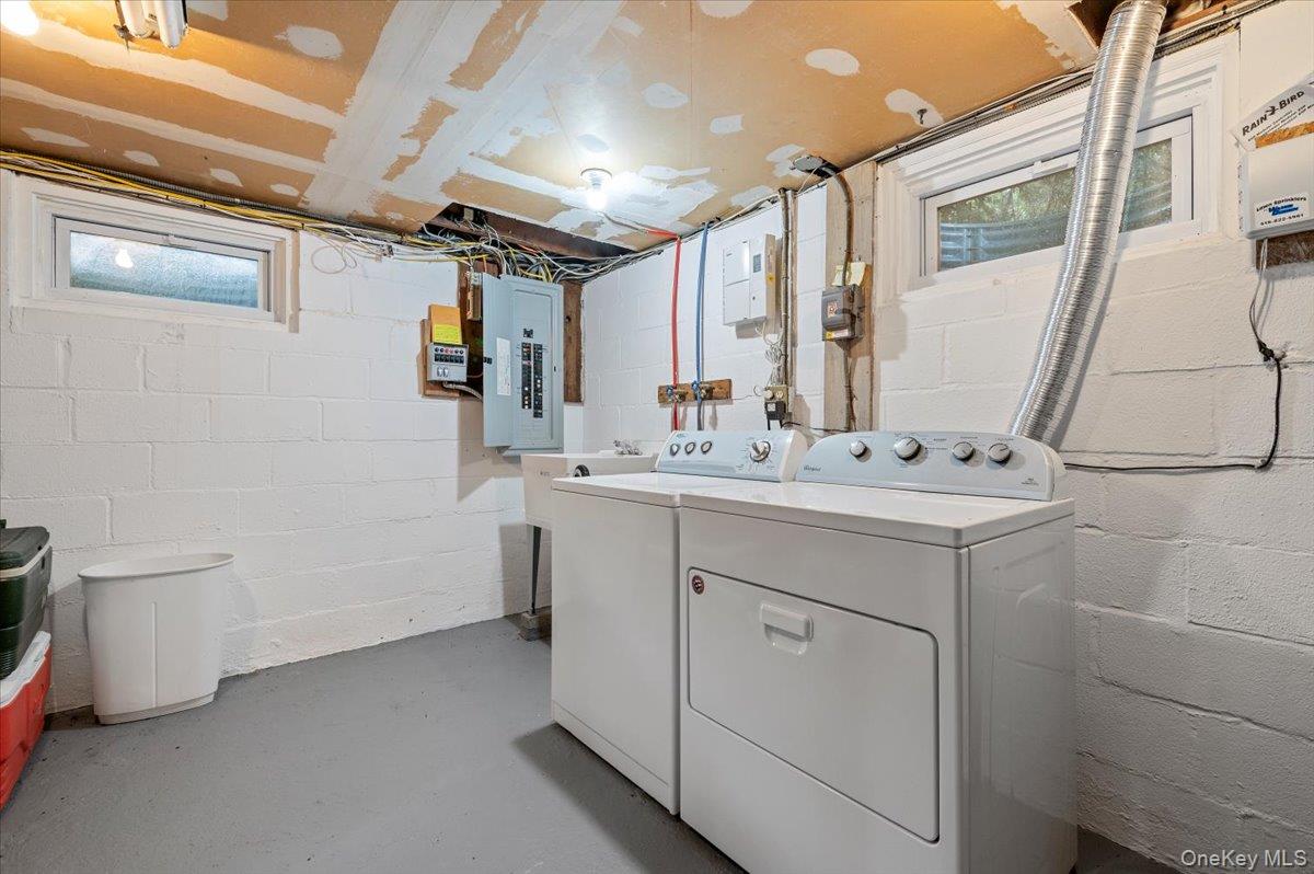 1109 Round Swamp Road, Old Bethpage, NY 11804