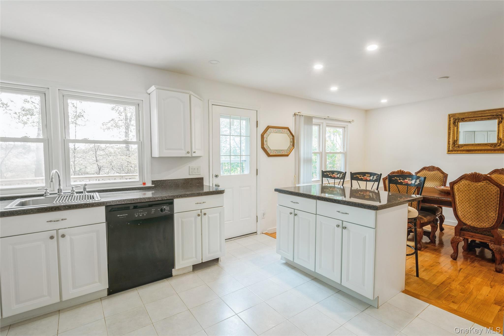 42 Mesa Place, Nanuet, NY 10954