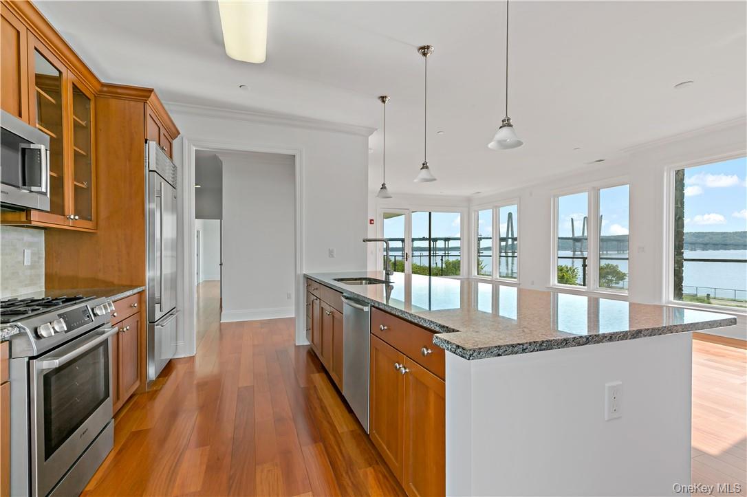 16 Rivers Edge Drive # 200, Tarrytown, NY 10591