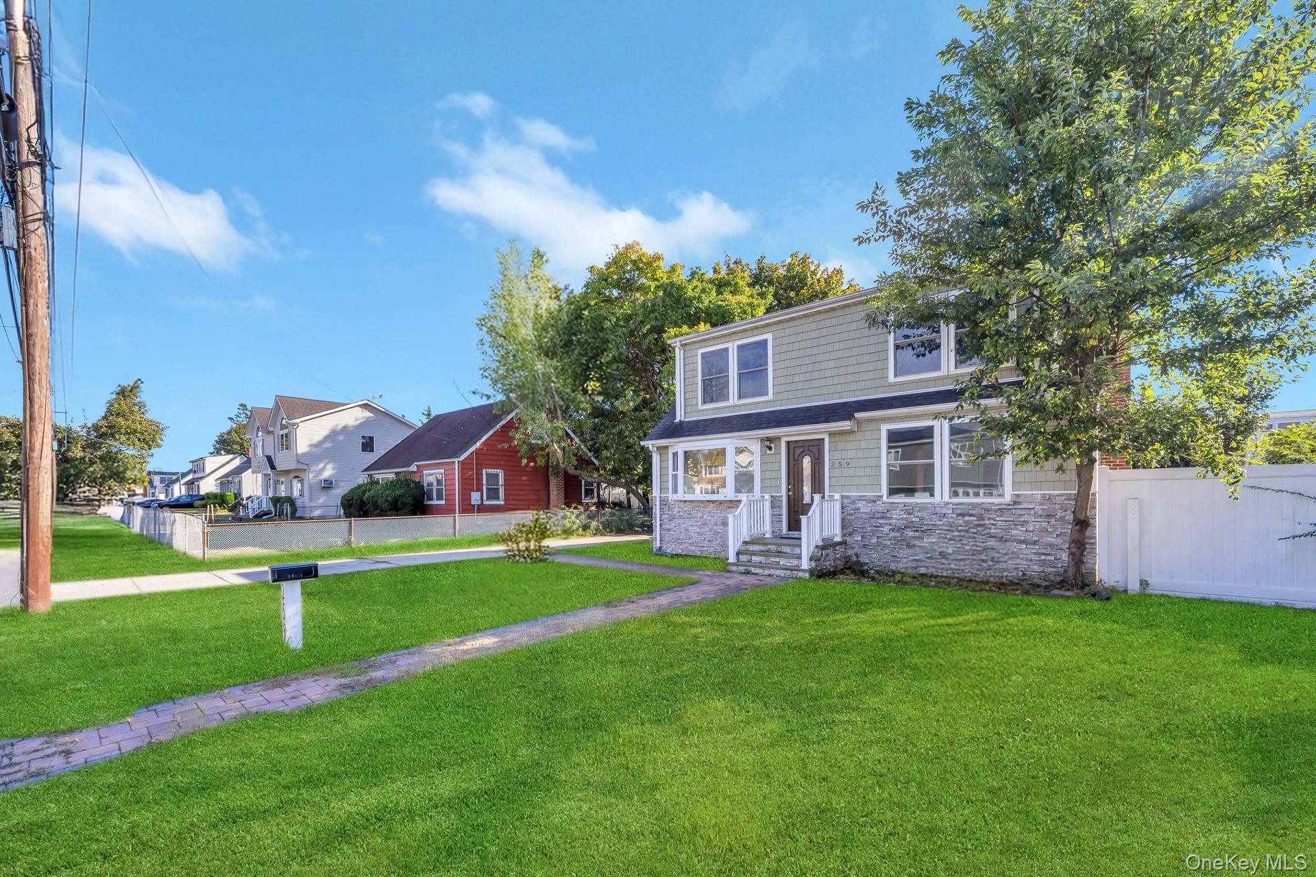 259 35th Street, Lindenhurst, NY 11757