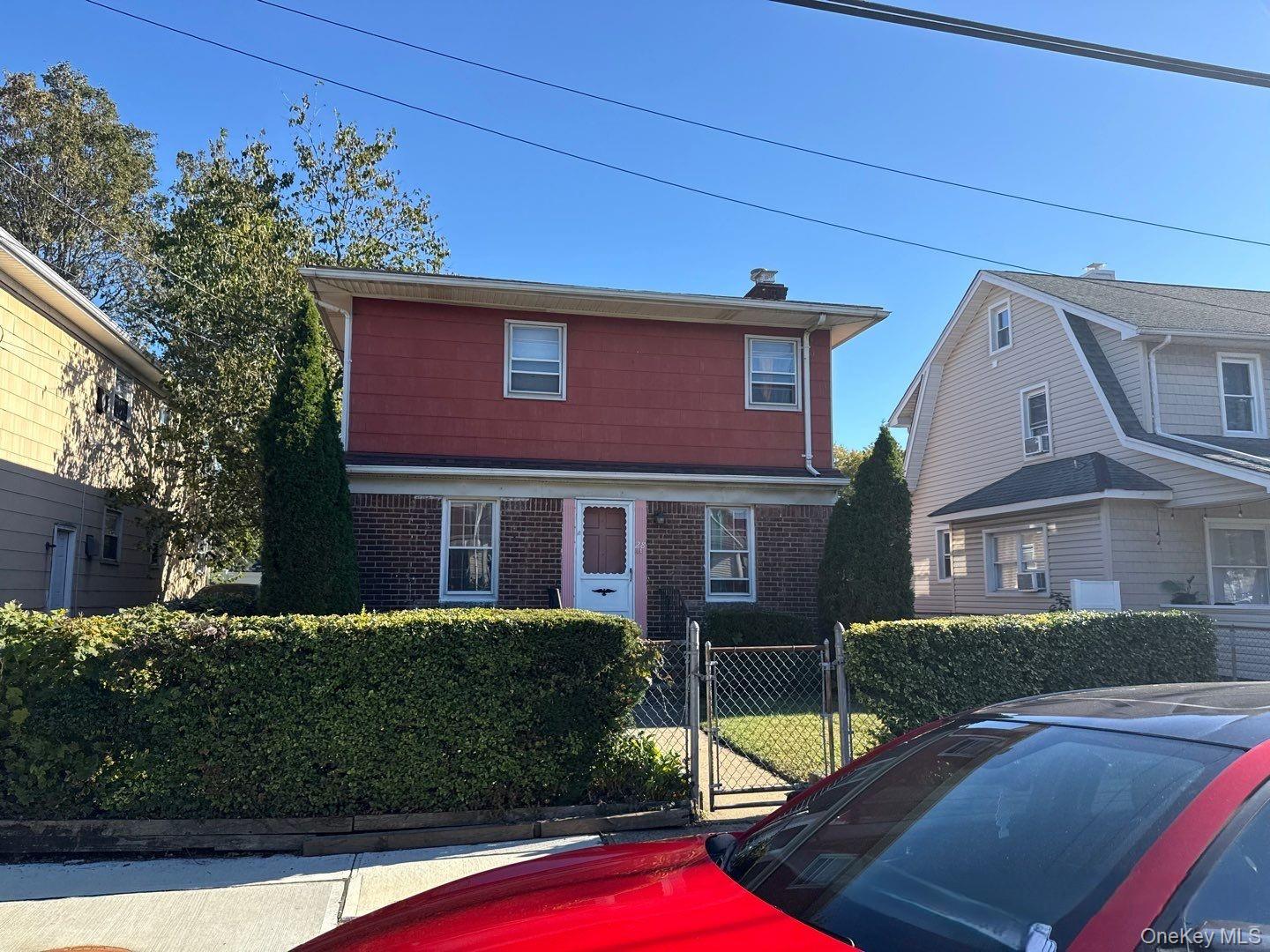 28 Dakota Place, Hempstead, NY 11550