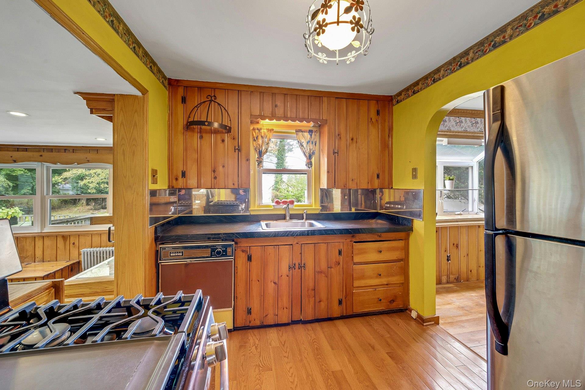 217 W Washington Avenue, Pearl River, NY 10965