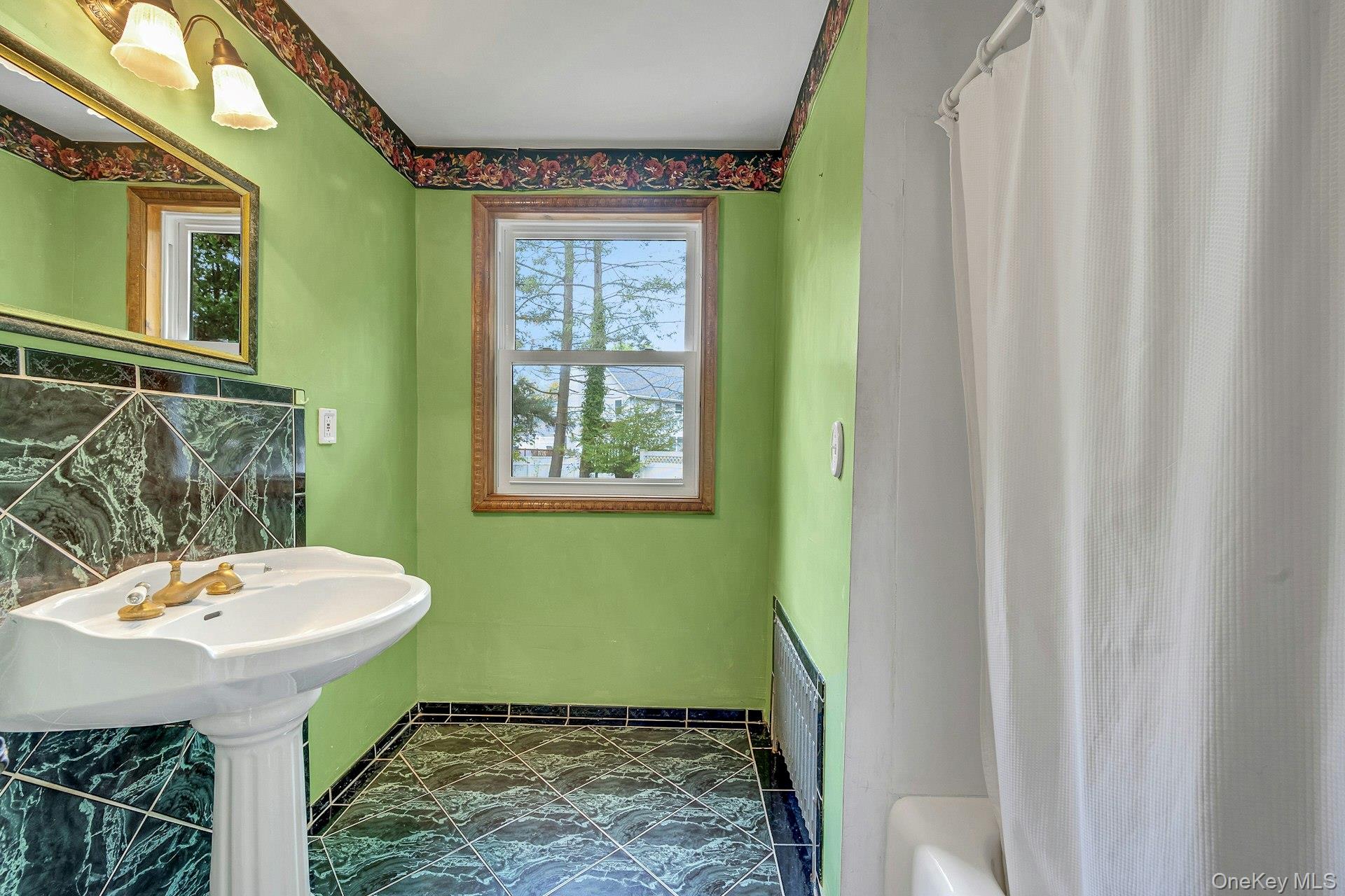 217 W Washington Avenue, Pearl River, NY 10965