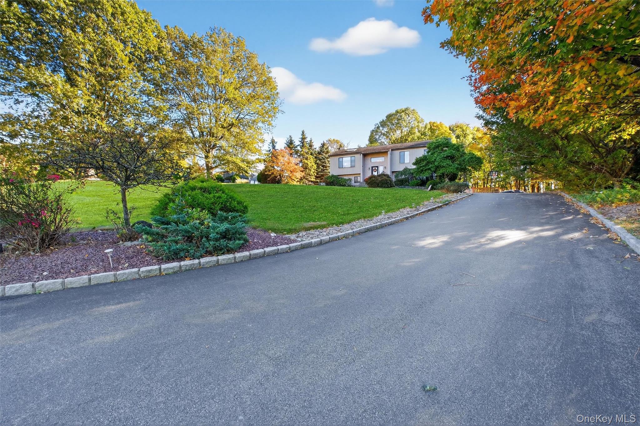 33 Santino Court, Mahopac, NY 10541