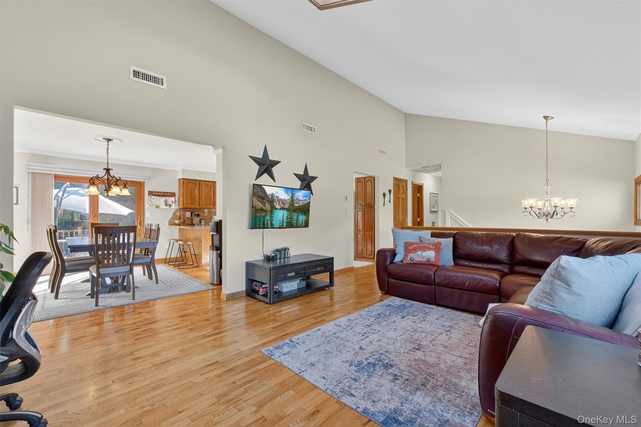 33 Santino Court, Mahopac, NY 10541