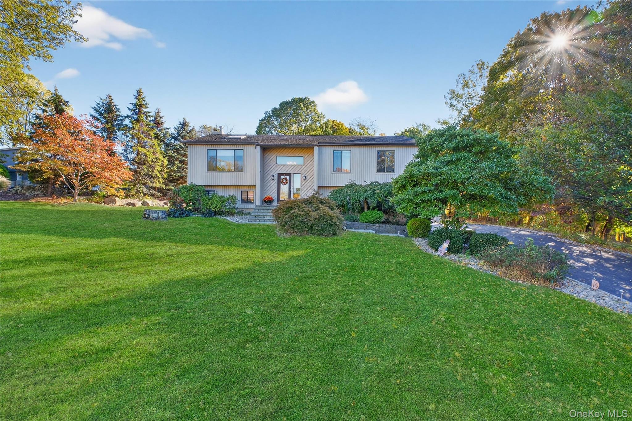 33 Santino Court, Mahopac, NY 10541