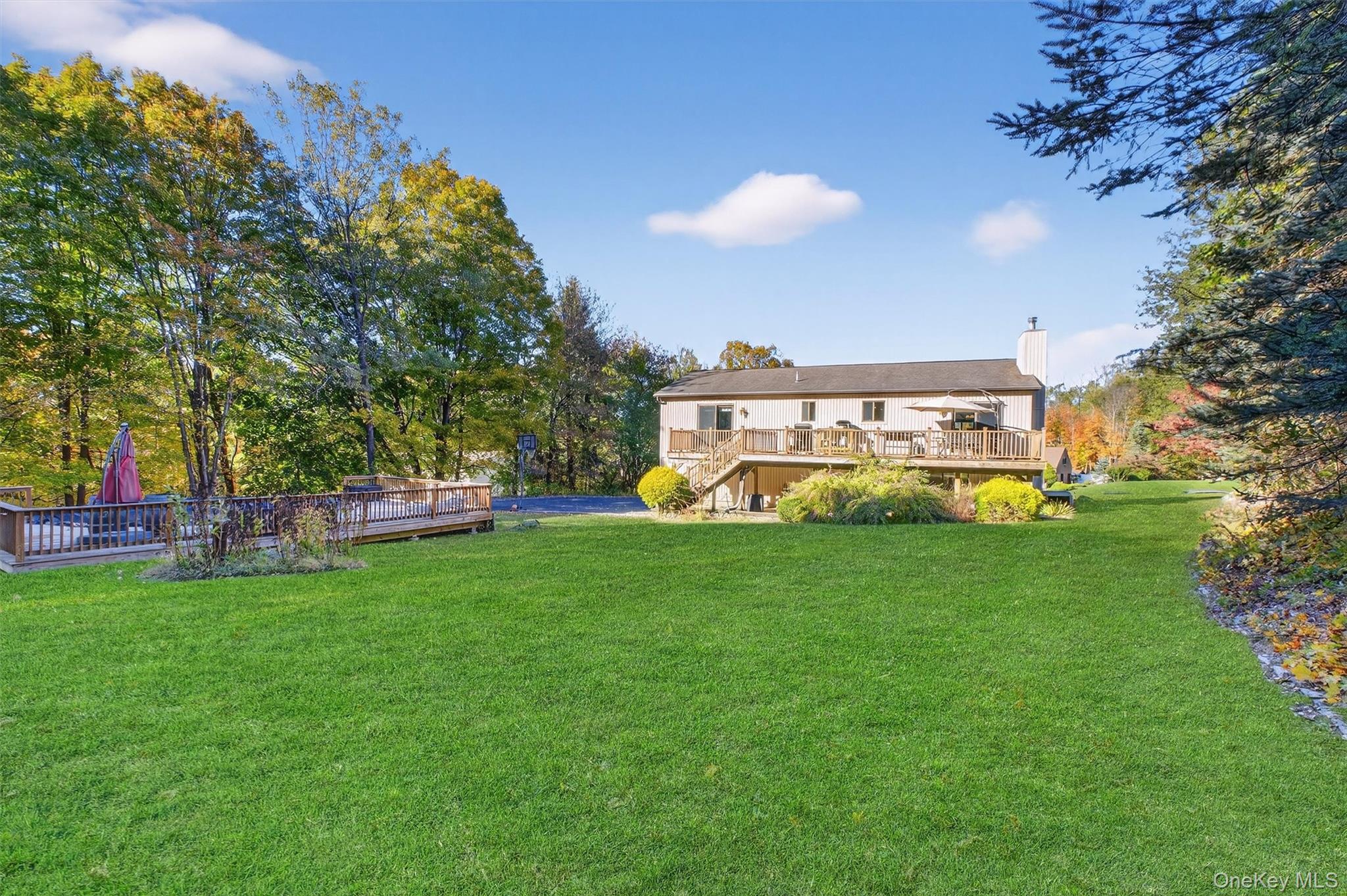 33 Santino Court, Mahopac, NY 10541