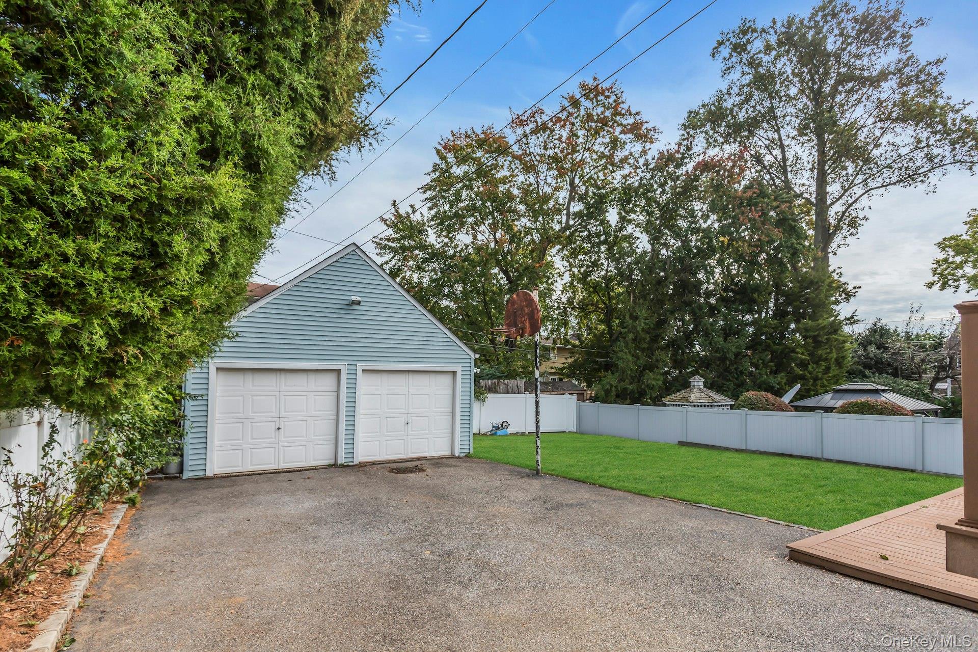 4 Timber Road, Glen Cove, NY 11542