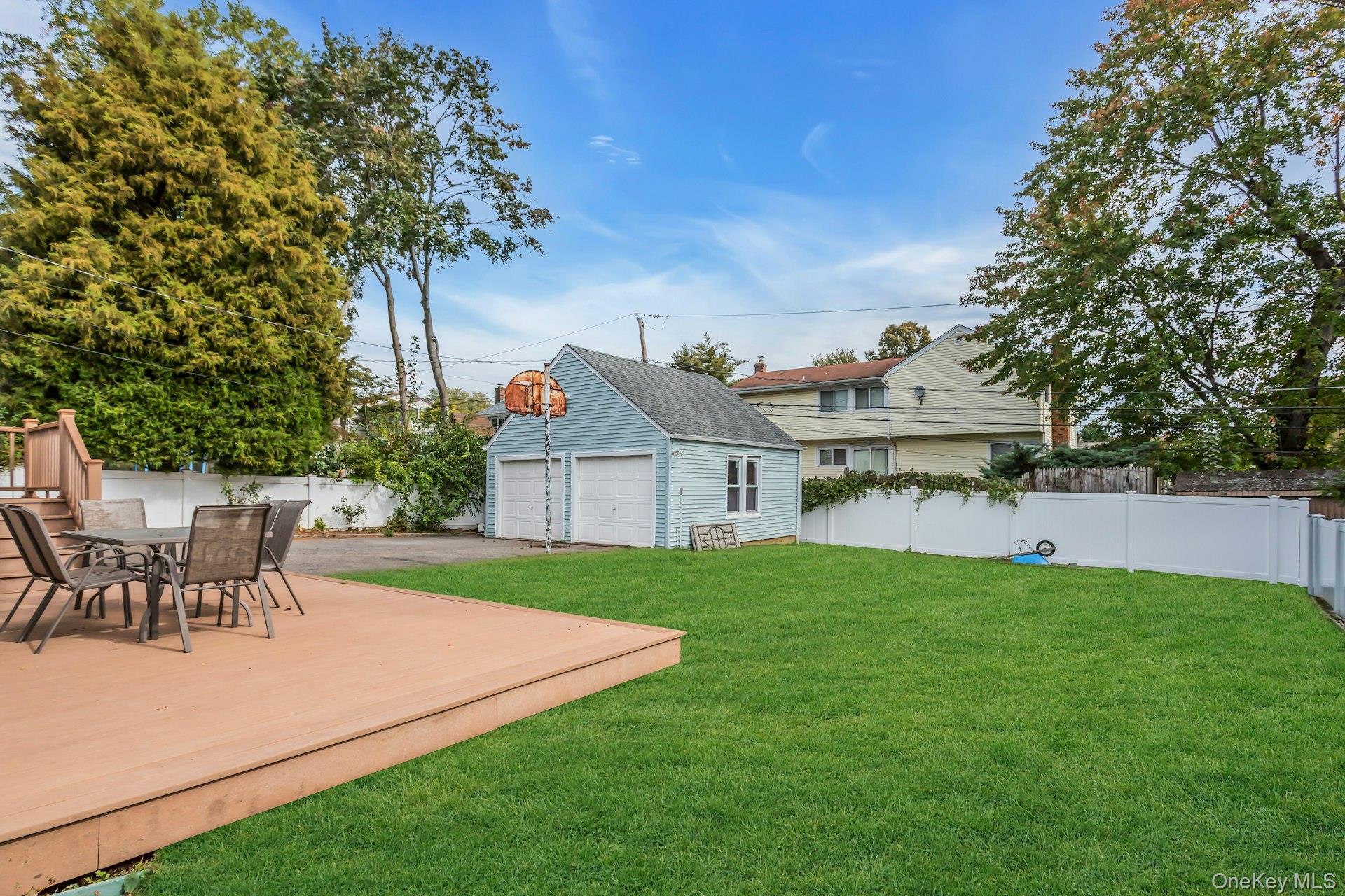 4 Timber Road, Glen Cove, NY 11542