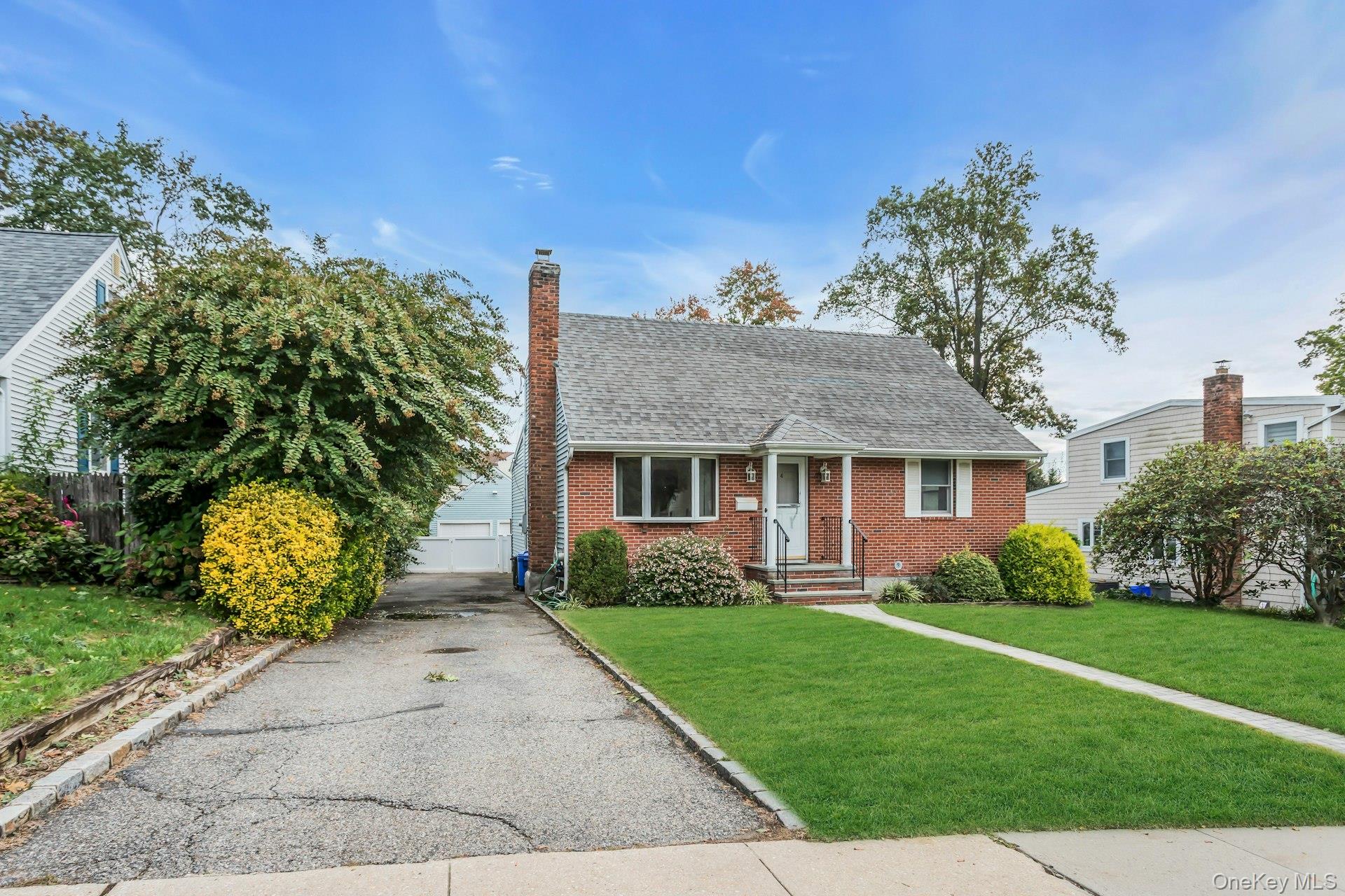 4 Timber Road, Glen Cove, NY 11542