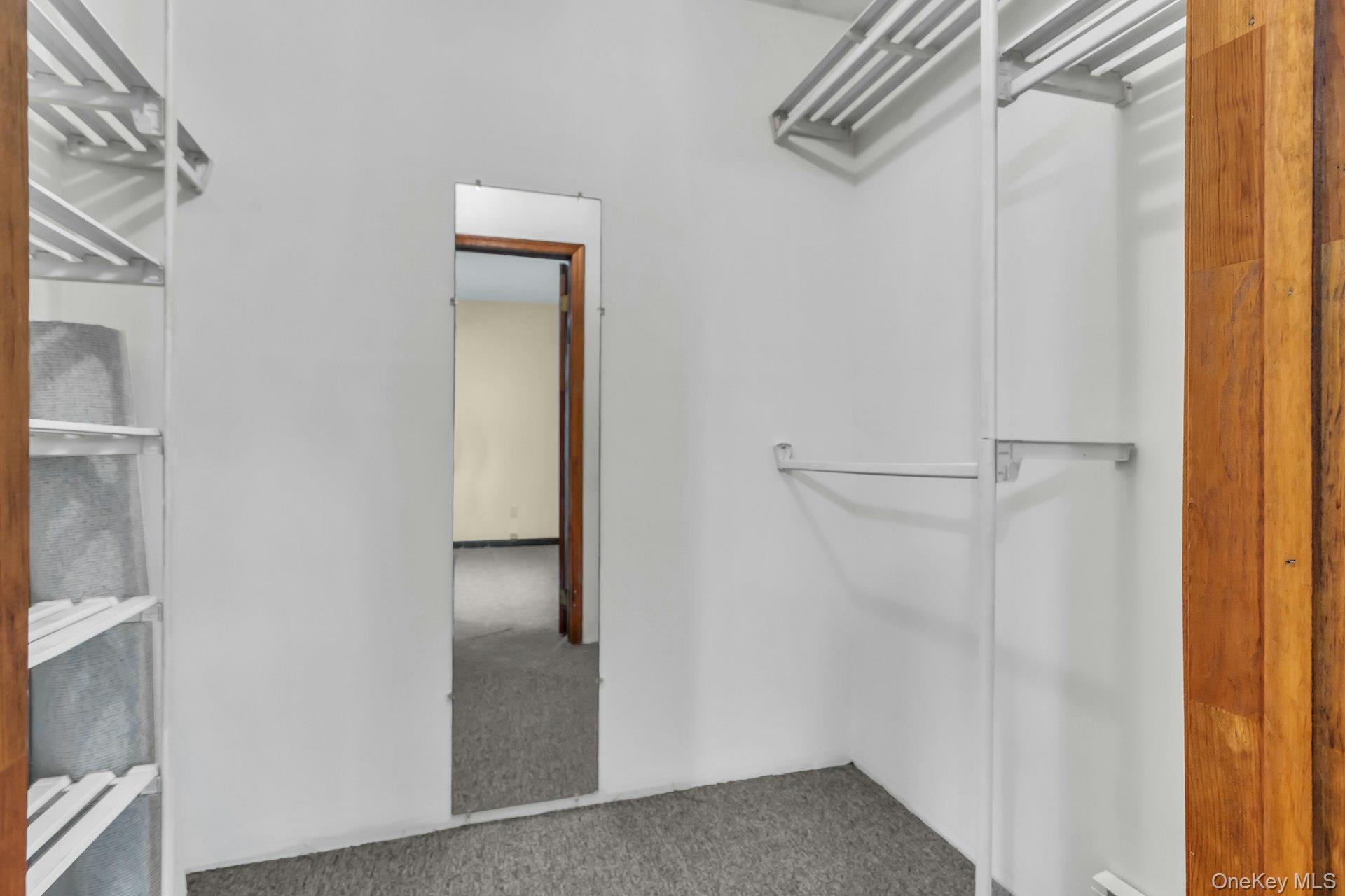 4 Timber Road, Glen Cove, NY 11542