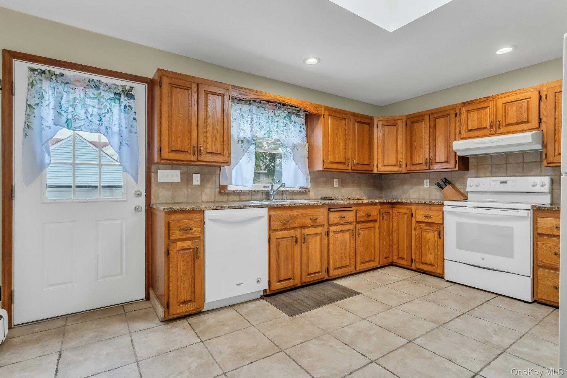 4 Timber Road, Glen Cove, NY 11542