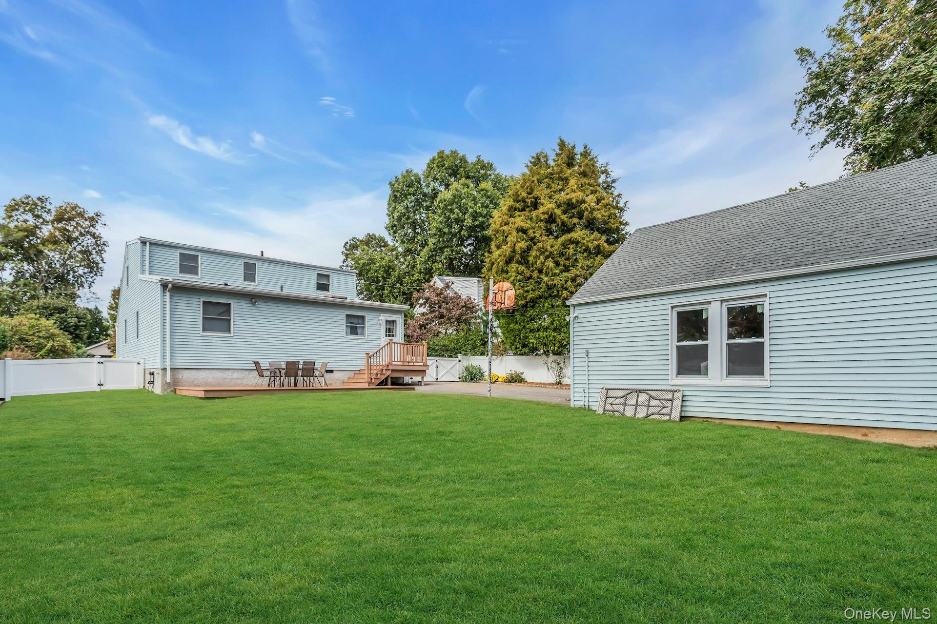 4 Timber Road, Glen Cove, NY 11542