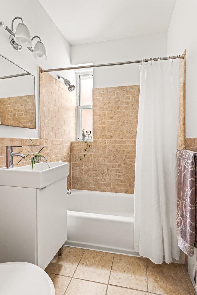 25 PLAZA Street W # 1J, Brooklyn, NY 11217