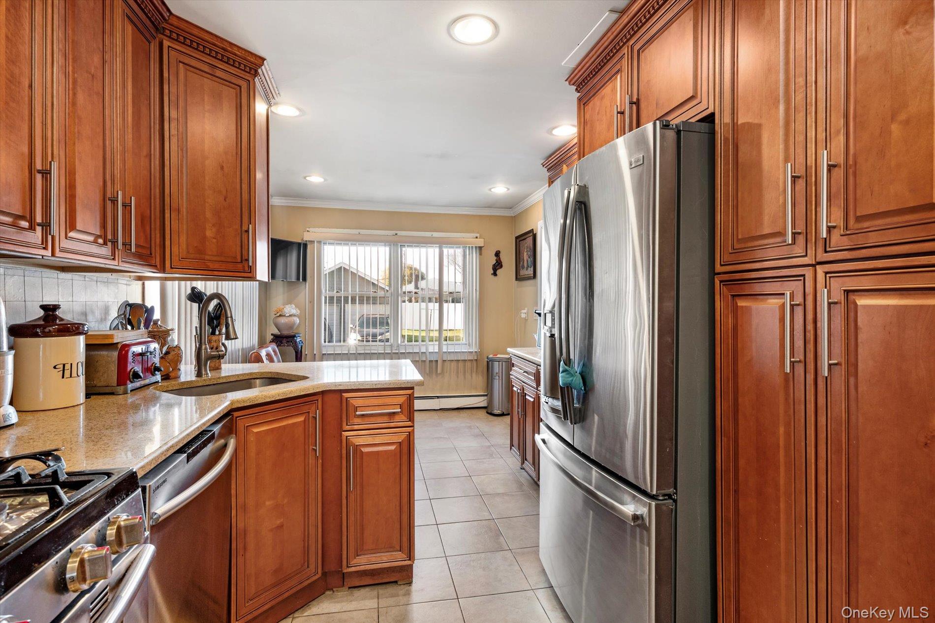 247 N Columbus Avenue, Freeport, NY 11520