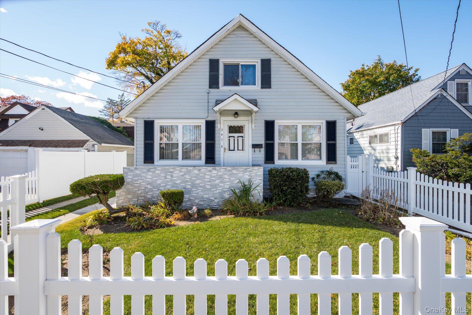 247 N Columbus Avenue, Freeport, NY 11520