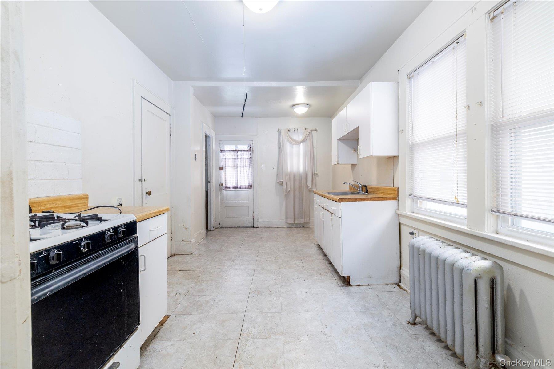 2848 Woods Avenue, Oceanside, NY 11572