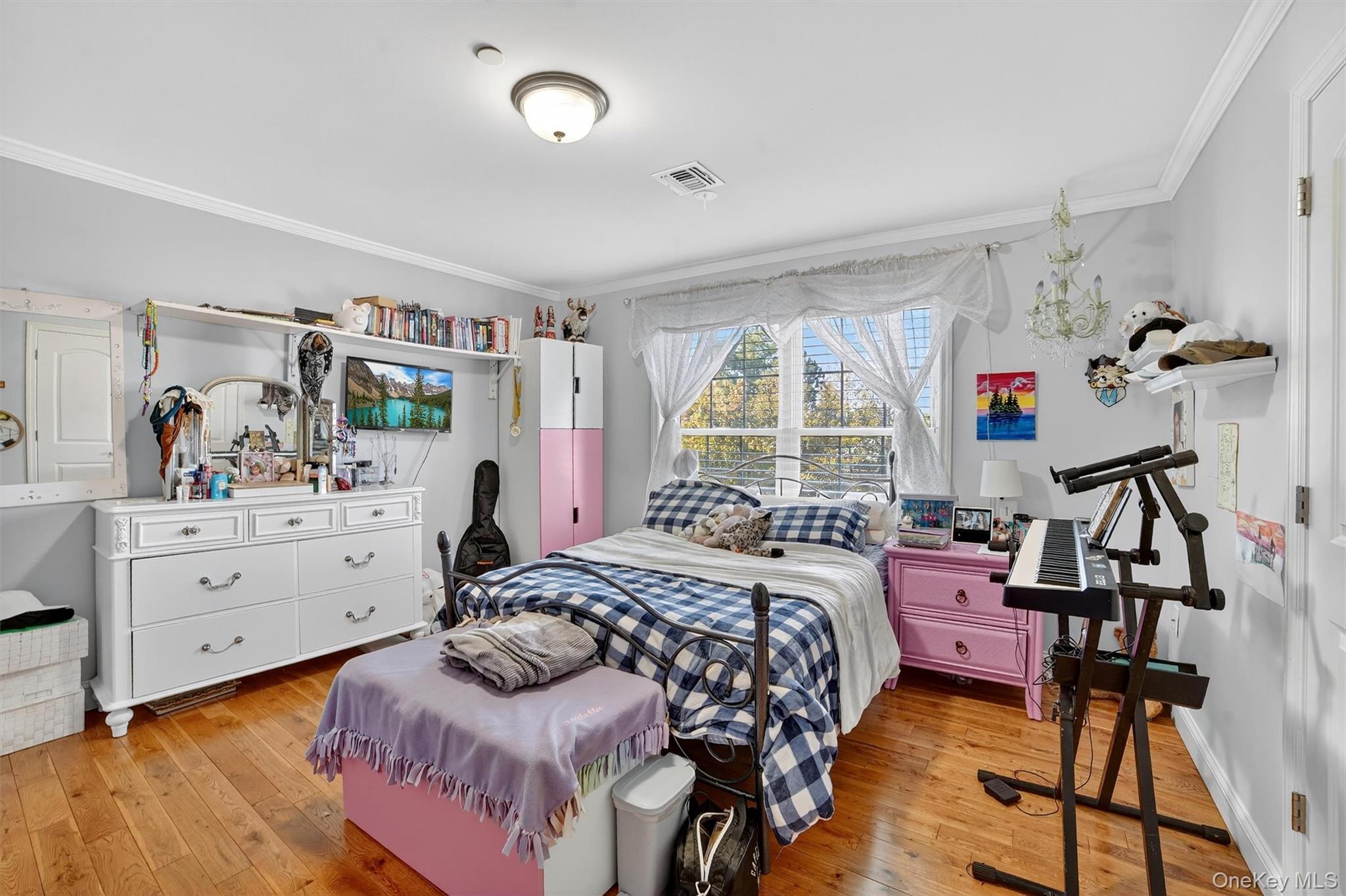 6 Clarion Drive, White Plains, NY 10603