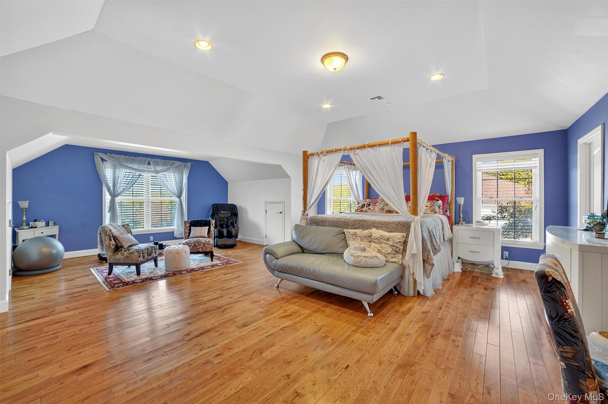 6 Clarion Drive, White Plains, NY 10603