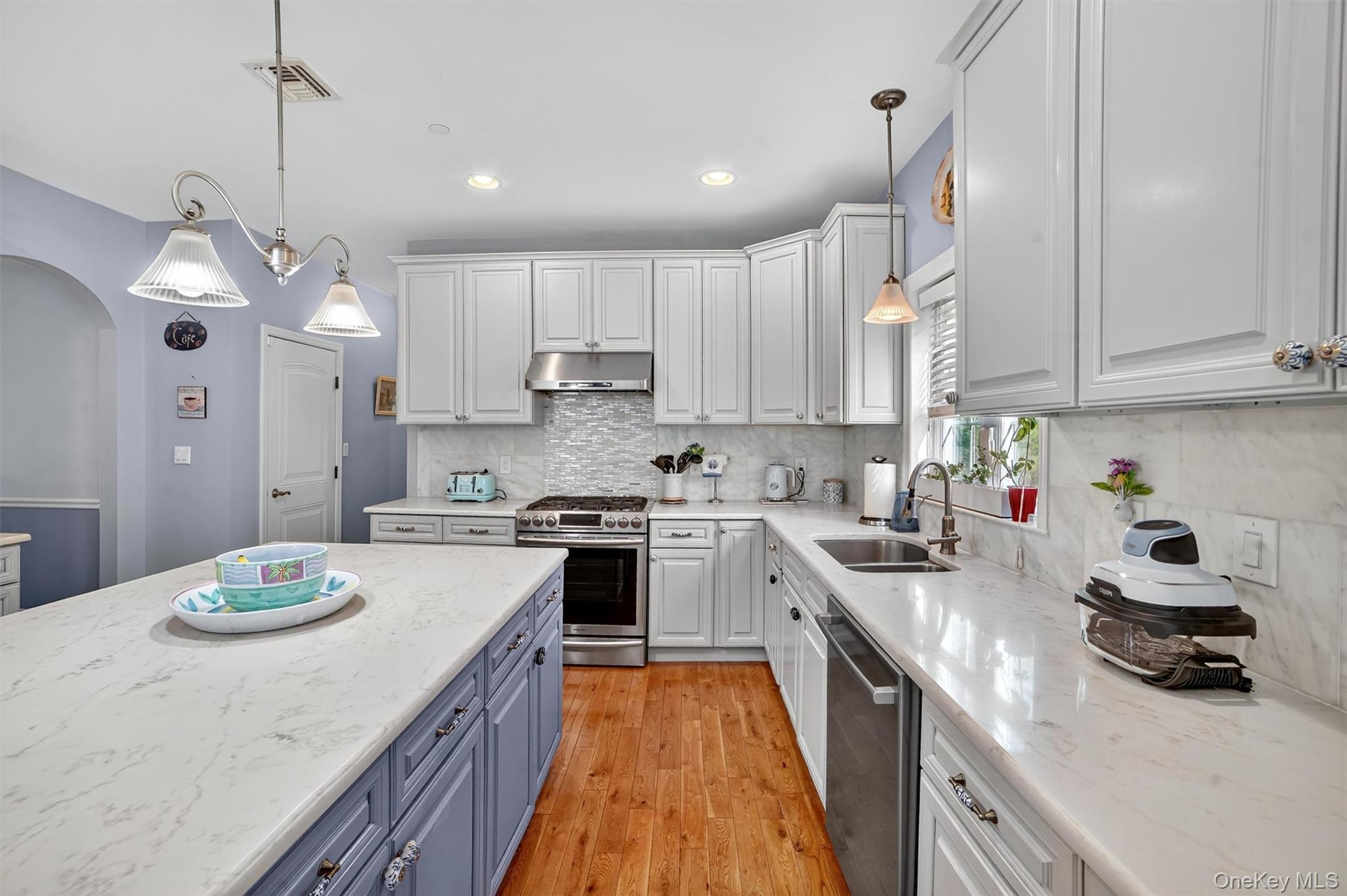 6 Clarion Drive, White Plains, NY 10603